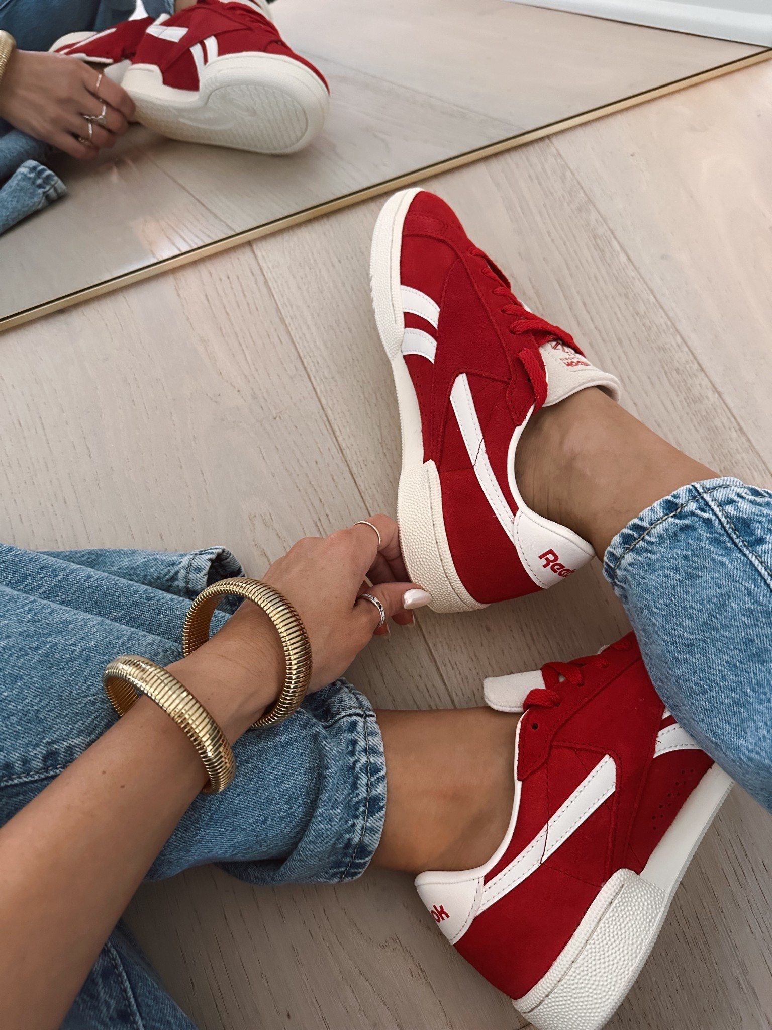 I’ve been on the hunt for the perfect shade of red sneaks, and I finally found them! ❤️
Run true to size 👟

@reebok @dsw #reebokpartner