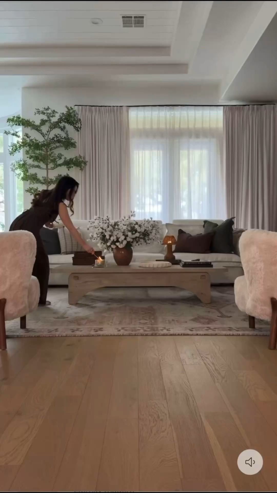 Living room 

Brown rug, green pillows, mini lamp, tree, brown dress, coffee table 

#LTKSaleAlert #LTKHome #LTKmomlife