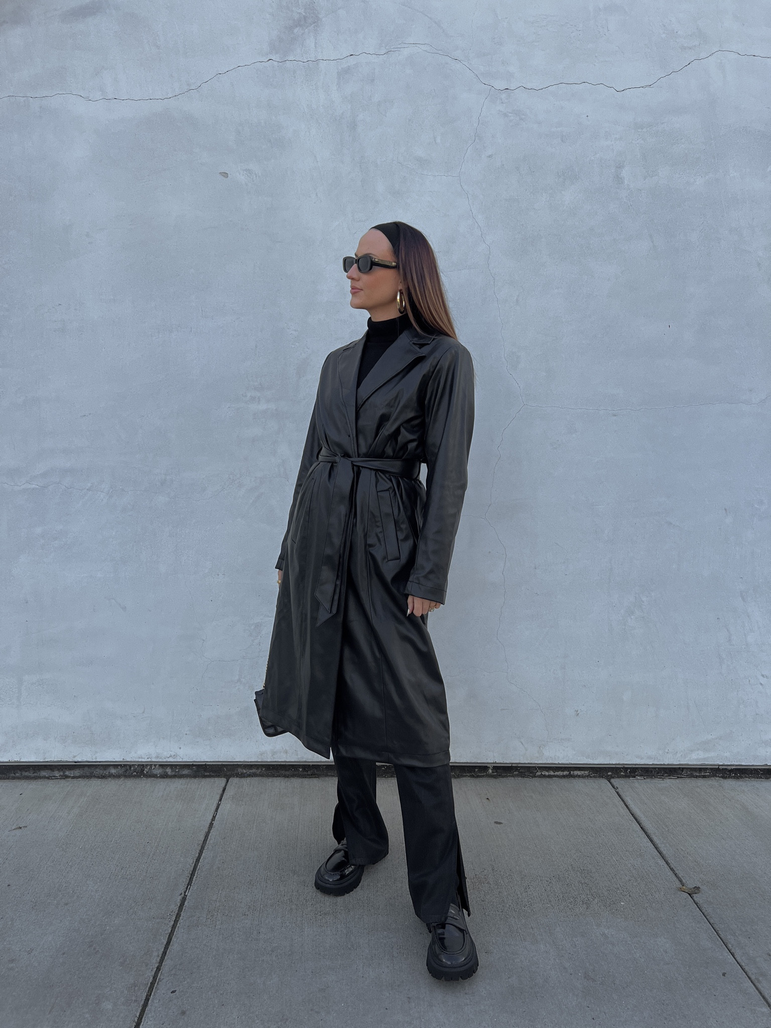 All black 

#LTKFind #LTKSeasonal #LTKfit