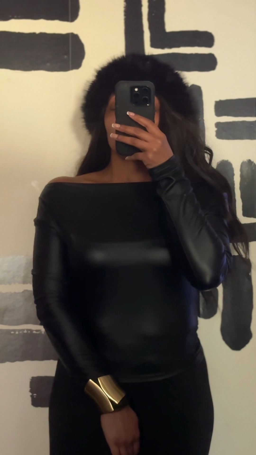 Edgy & Cozy VIBES! 🖤 The perfect SHEIN outfit for fall/winter! Snag this form-fitting off shoulder PU leather top and the super cozy faux fur winter hat.
Why you need it:
• TOP: Form-fitting, trendy Sweetra long sleeve t-shirt (wear it on or off the shoulder!). Perfect for date night or a going out outfit. The faux leather is high quality and easy to style.  
• HAT: Ultimate warm headwear! Cute, solid color furry hat with a thick, plush design. Gives major European and Korean style aesthetic. A winter wardrobe essential!  

#SHEINhaul #FauxLeatherTop #WinterOutfit #OffShoulderTop #FauxFurHat #Sweetra #DateNightOutfit #FallFashion #LTKstyle #LTKunder50 #AffordableFashion #KoreanFashion

#LTKHoliday #LTKPetite #LTKSaleAlert