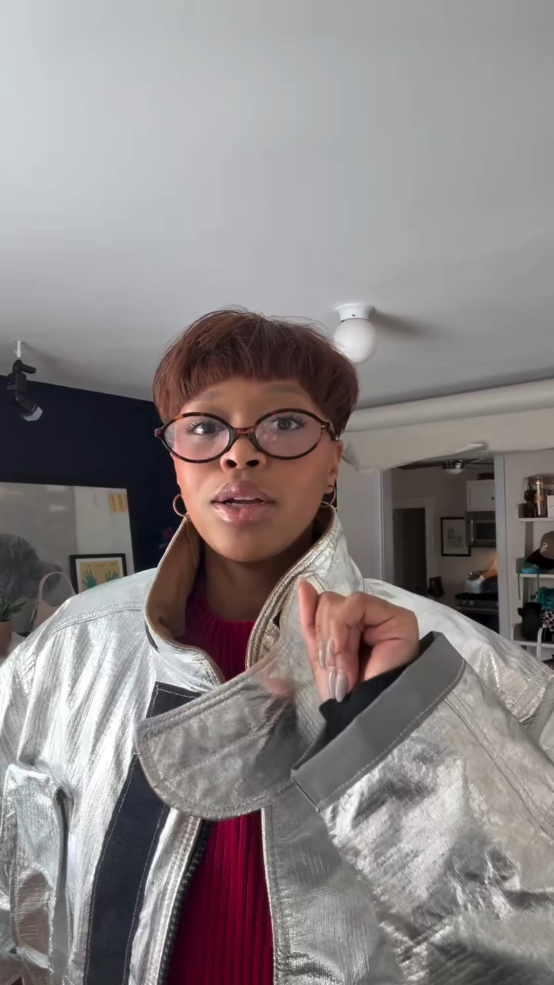 A fitty and a HAULiana

SCENT of the day | @maisonvalentino 
—
#bostoninfluencer soft masc energy, feminine meets masculine fashion, black women in fashion, androgynous style inspo, elevated everyday looks