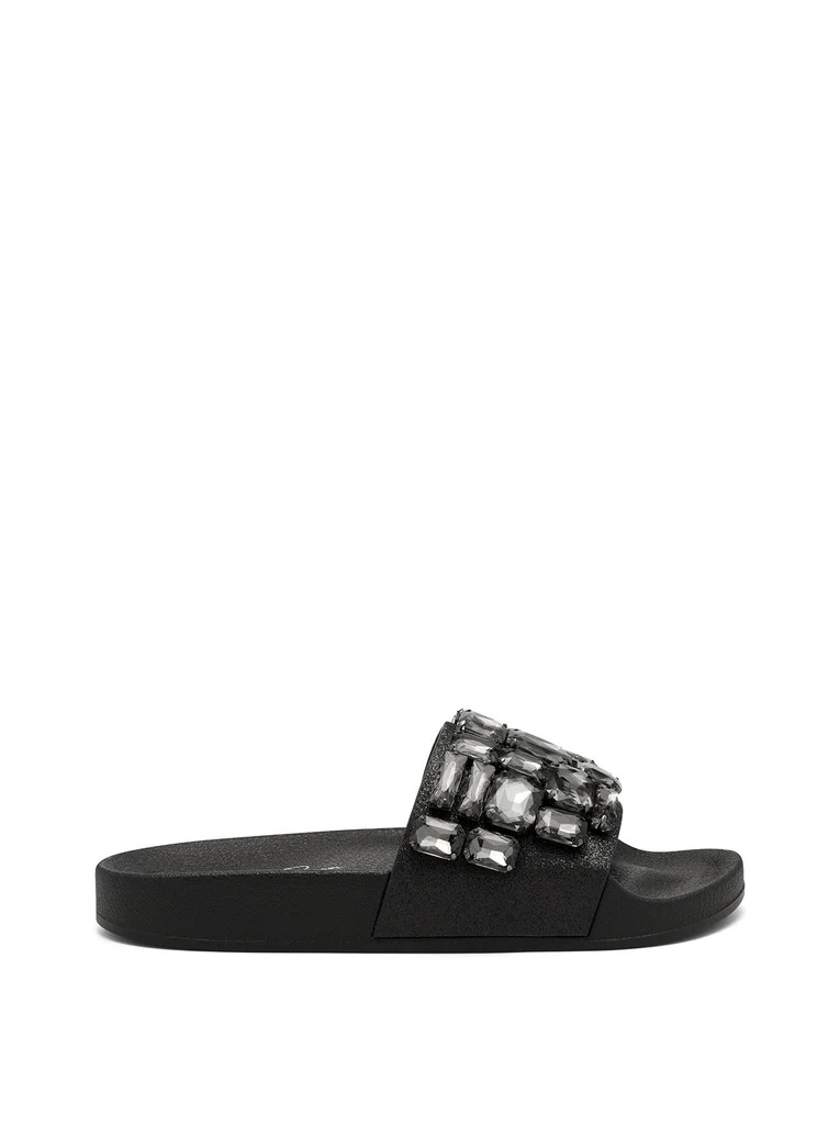 Stazee Flat Slide in Black | Jessica Simpson E Commerce