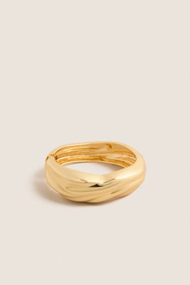 Gold Wave Hinged Bangle Bracelet | Tuckernuck (US)