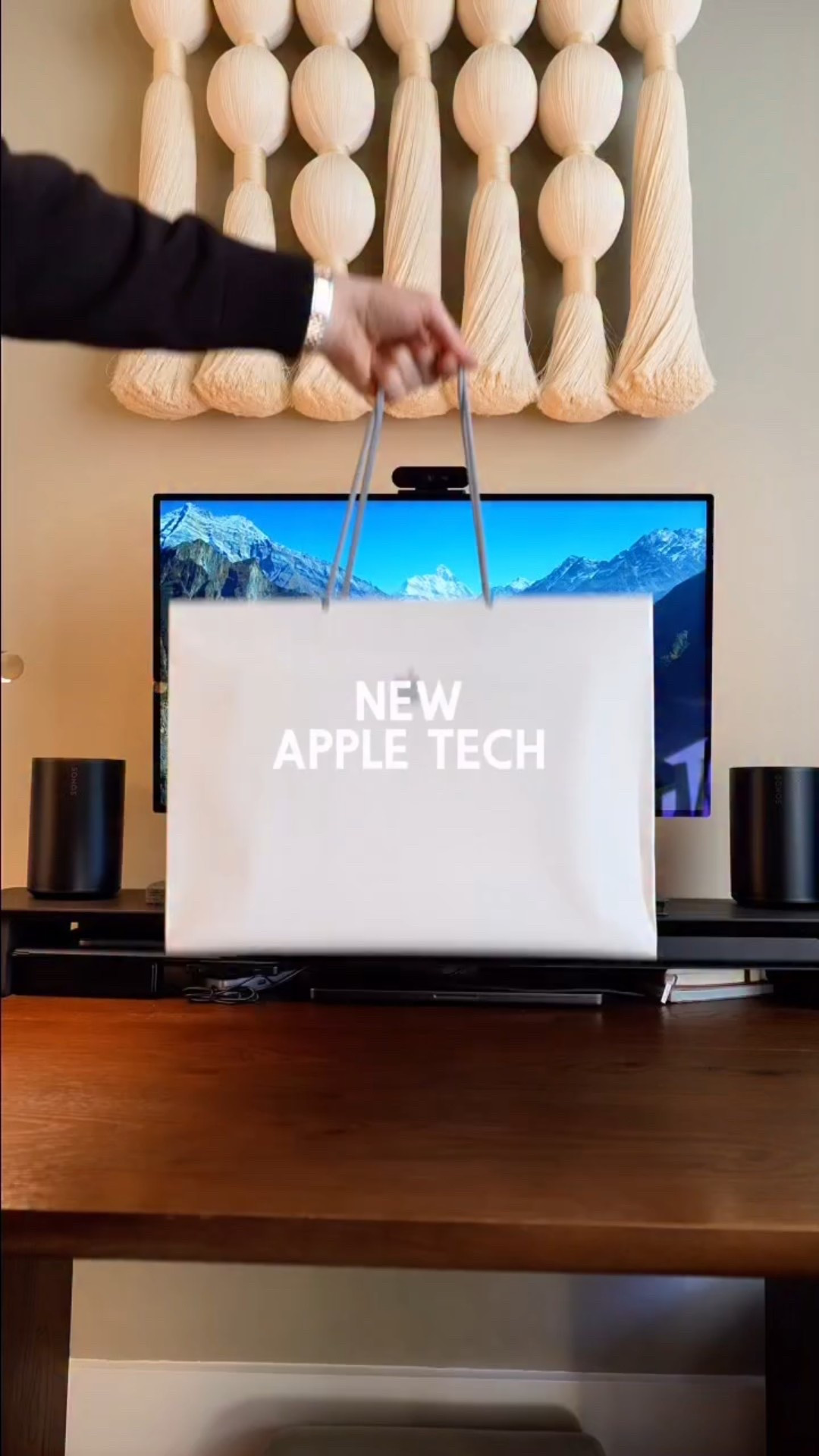 Apple Haul

#LTKMens #LTKHome #LTKSeasonal