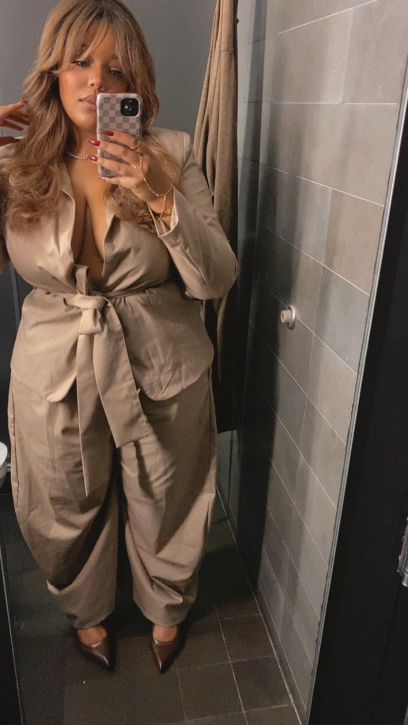 Oversized suit. 

#LTKootd #LTKgrwm #LTKFindsUnder100