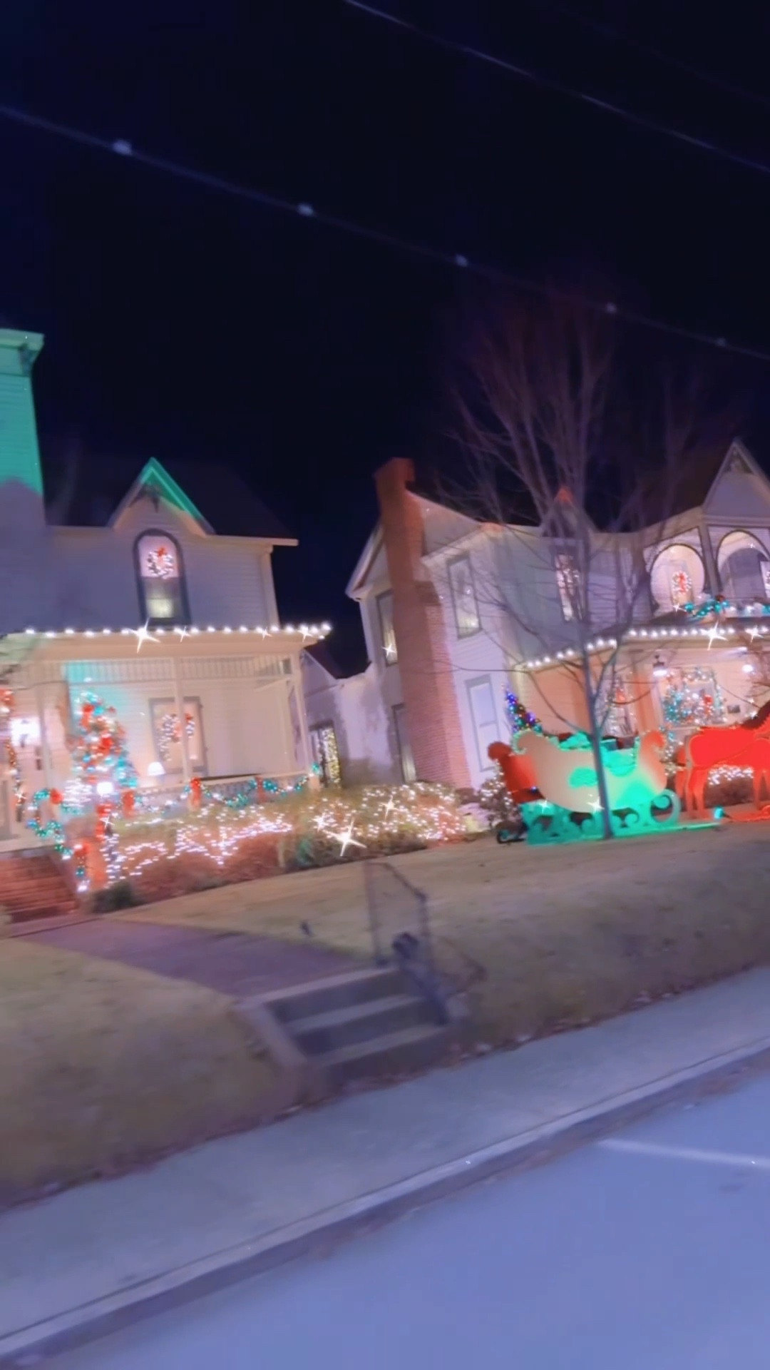 And then drove around admiring all the beautiful Christmas lights!! 🎄✨ Oh how I adore this magical time of year!!! 🌟❤️