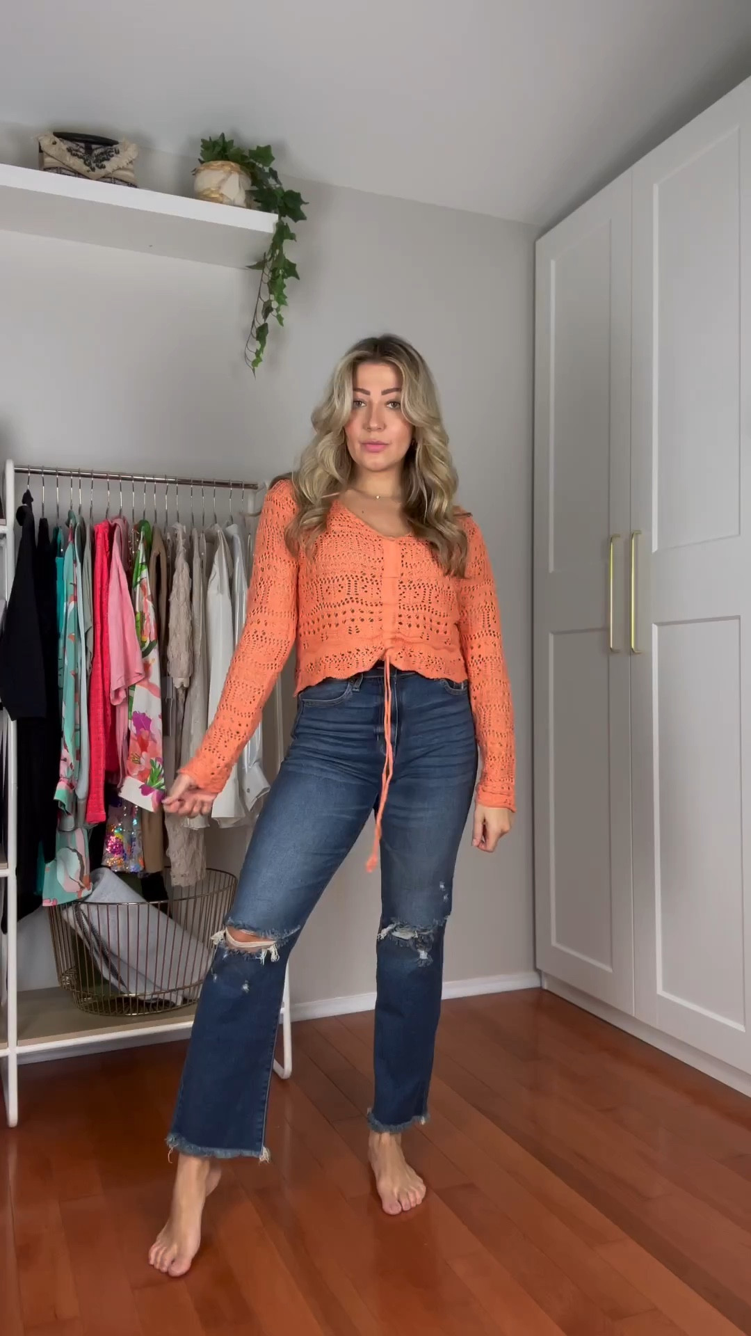 This top is 50% off today! (code “Top50”) ➡️ Head to stories for link

🤍 Wear this out with a tank or bralette underneath and over a swimsuit! Perfect spring/summer top.

🤍 Sized up to a Large for a looser fit since it’s cropped.
🤍 Top: Isla Bonita Top
🤍 Jeans: Robertson High Rise
🤍 Sandals + bag: @chloe 

🤍 USE CODE MBRAUNS20 for 20% off the Vici site always!

#vicipartner #viciambassador @vicidolls

#LTKunder50 #LTKSeasonal #LTKFind