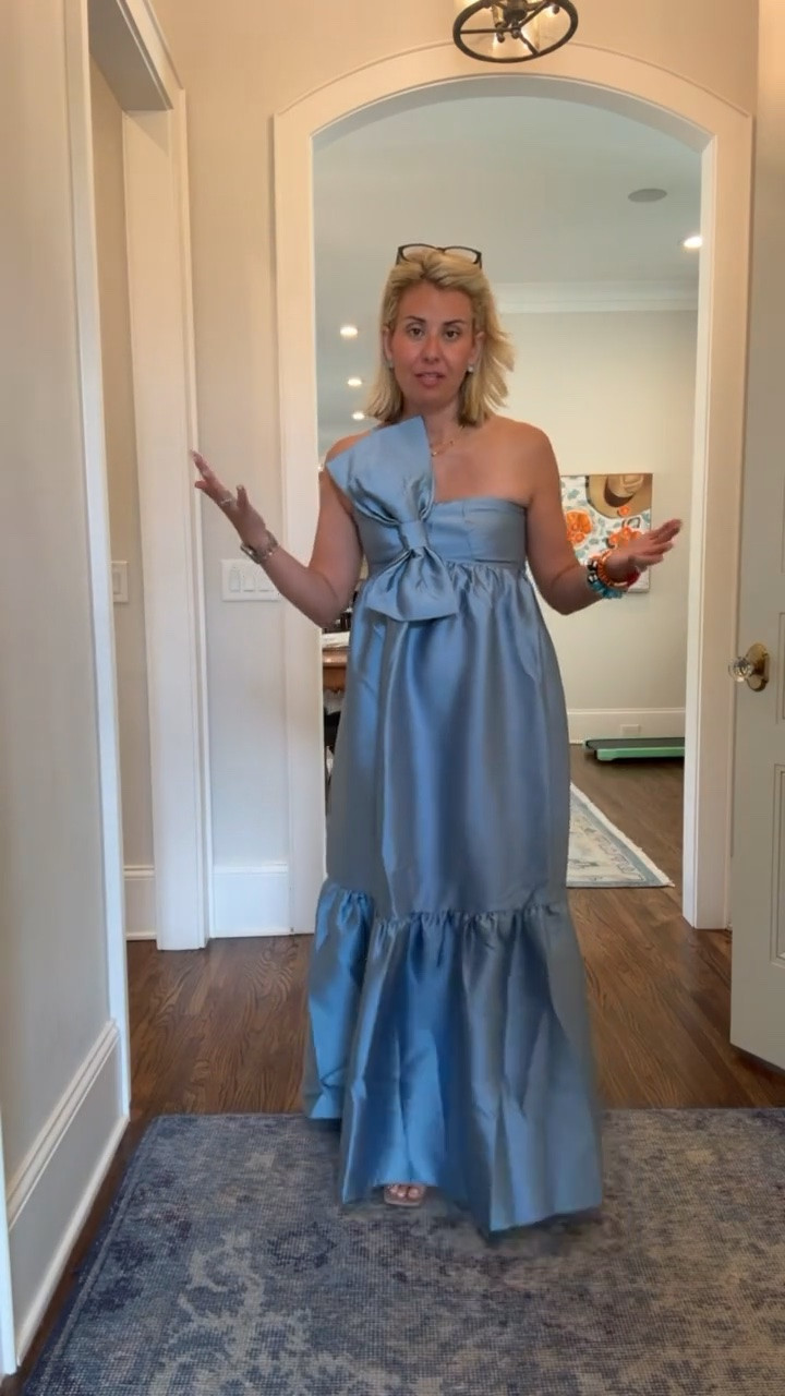 This is one of those add to cart right now girls! We are wearing this year-round and it is just perfection. I’m wearing a size small & 8 heel tts. ￼


*Use MIXANDMATCH20 at Petal & Pup
*Use Catherine20 for 20% off my bracelets

#LTKdayinmylife #LTKmomlife #LTKSeasonal