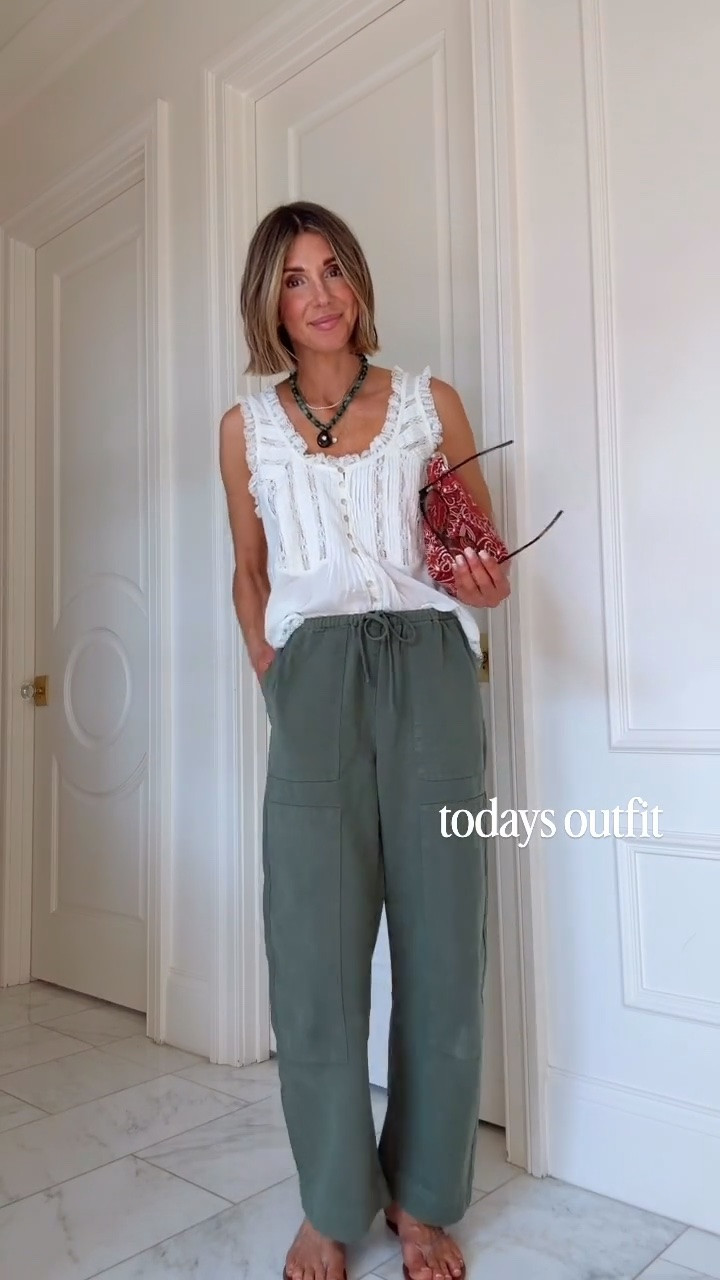Outfit of the day! These Z Supply pants were best sellers last week. You guys loved them!

#LTKootd #LTKSeasonal #LTKOver40