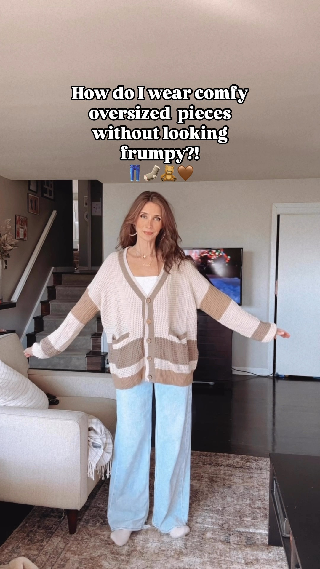 When you love an cozy oversized fit, but need to look like you tried 😆

It’s possible😉 

This is one of my favorite new cardigans. It’s a FP look for less and it’s so soft! I love how the cardigan has so much movement. It’s great for tucking.


..and these jeans. They don’t even feel like jeans. The material is so comfy. It’s the dreamy drape collection from American Eagle. If you want comfy jeans try these! 

Cardigan- medium 
Jeans- 2 long
