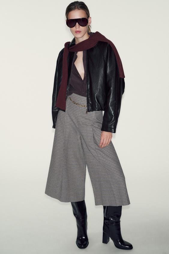 LONG HOUNDSTOOTH SHORTS WITH CHAIN BELT | Zara US