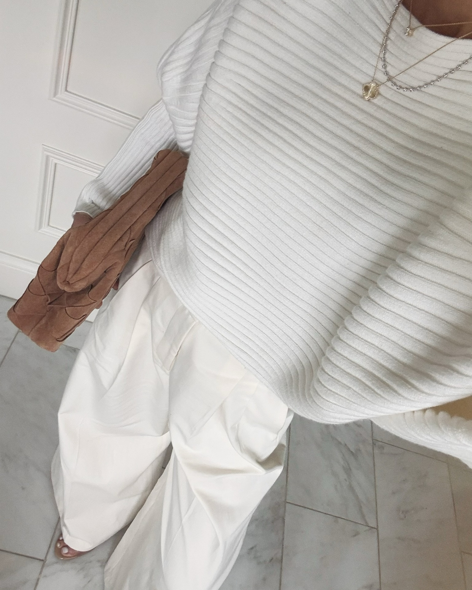 Spring @Zara Zara just keeps getting better ✨ Loving this fringe top in chocolate brown — a softer take on a darker tone for the season. Wearing size small in tops + XS in bottoms.

#LTKootd