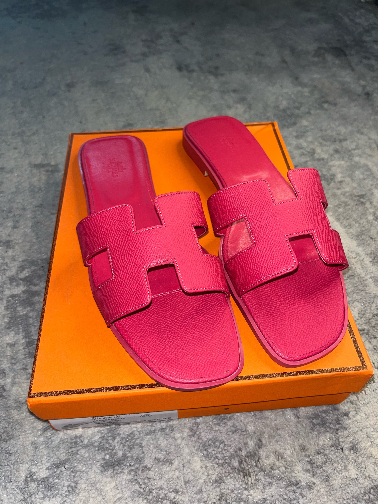 If you never felt like spend over 700 on sandals either….than these are for you! Comes with box and dust bag and the quality is AMAZING💕💗💖

#LTKstyletip #LTKshoecrush #LTKFind