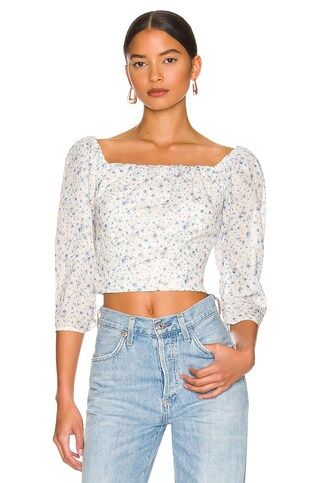 ASTR the Label Kemp Top en Blue White Ditsy from Revolve.com | Revolve Clothing (Global)