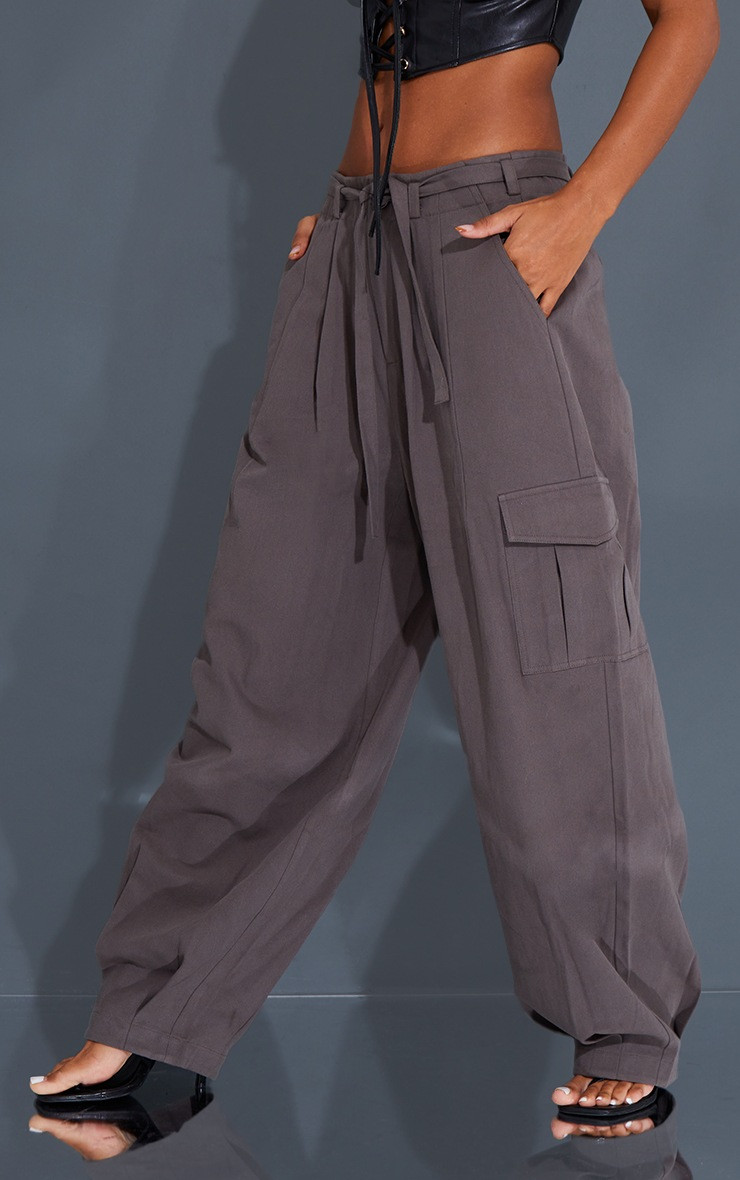 Grey Baggy Low Rise 90’s Cargo Pants | PrettyLittleThing US
