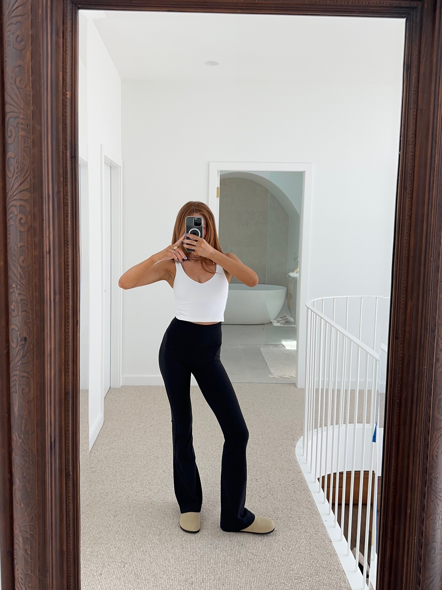 Lululemon must haves 🤝🏼 for any occasion. Wearing a 6 in the flares & an 8 in the top💌💌💌