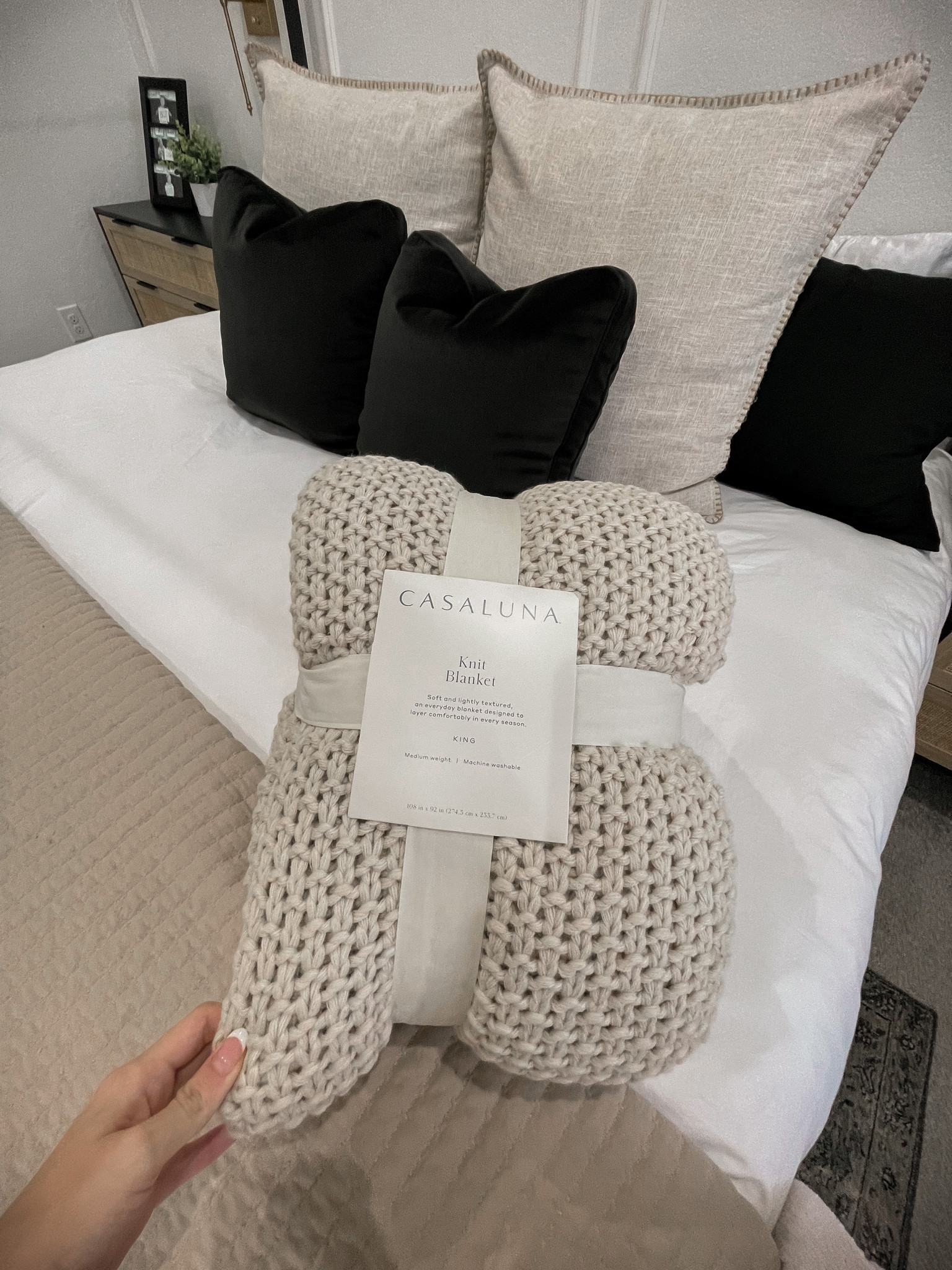 Chunky knit blanket 🖤✨💫

#LTKGiftGuide #LTKSeasonal #LTKhome