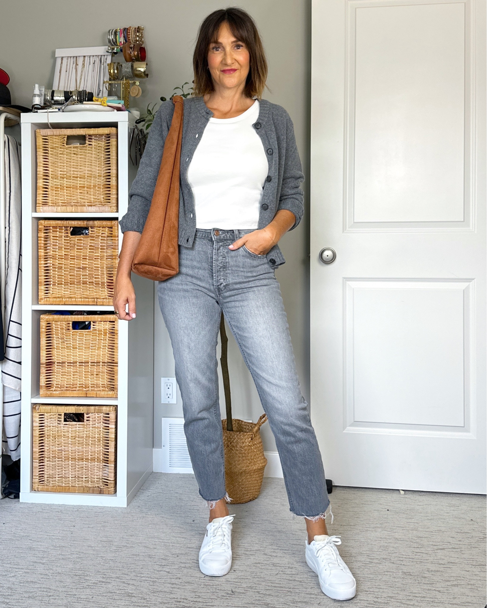 Casual errand outfit!
Everything fits tts, cardi is new and so soft! Jeans are older.
Sneakers are super comfortable and come in lots of colors, fit tts


#LTKShoeCrush #LTKItBag #LTKStyleTip