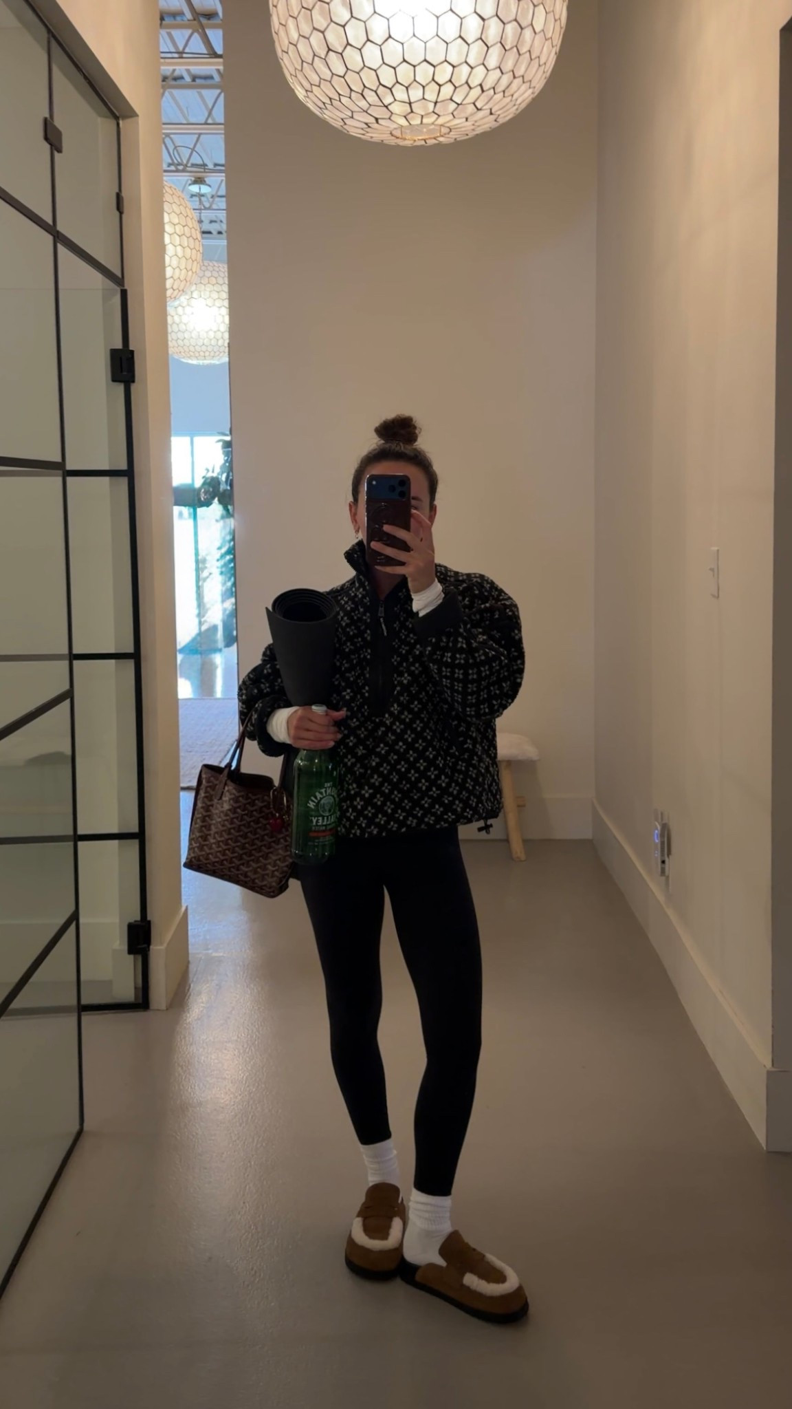 Pilates ootd🖤 LOVE these fleeces so warm! Small fleece XS everything else!