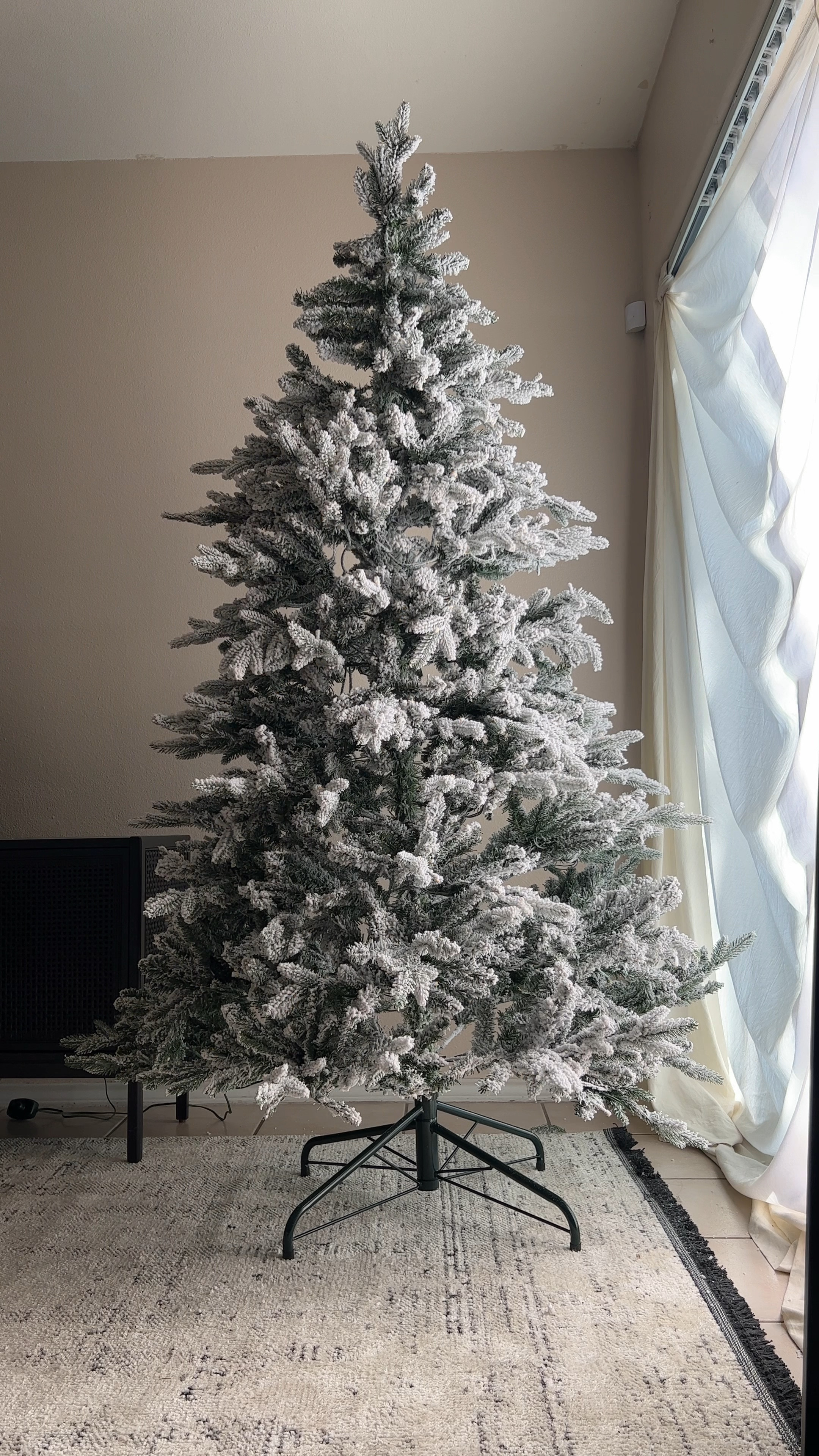 Loving my new tree 

#LTKSeasonal #LTKhome #LTKHoliday