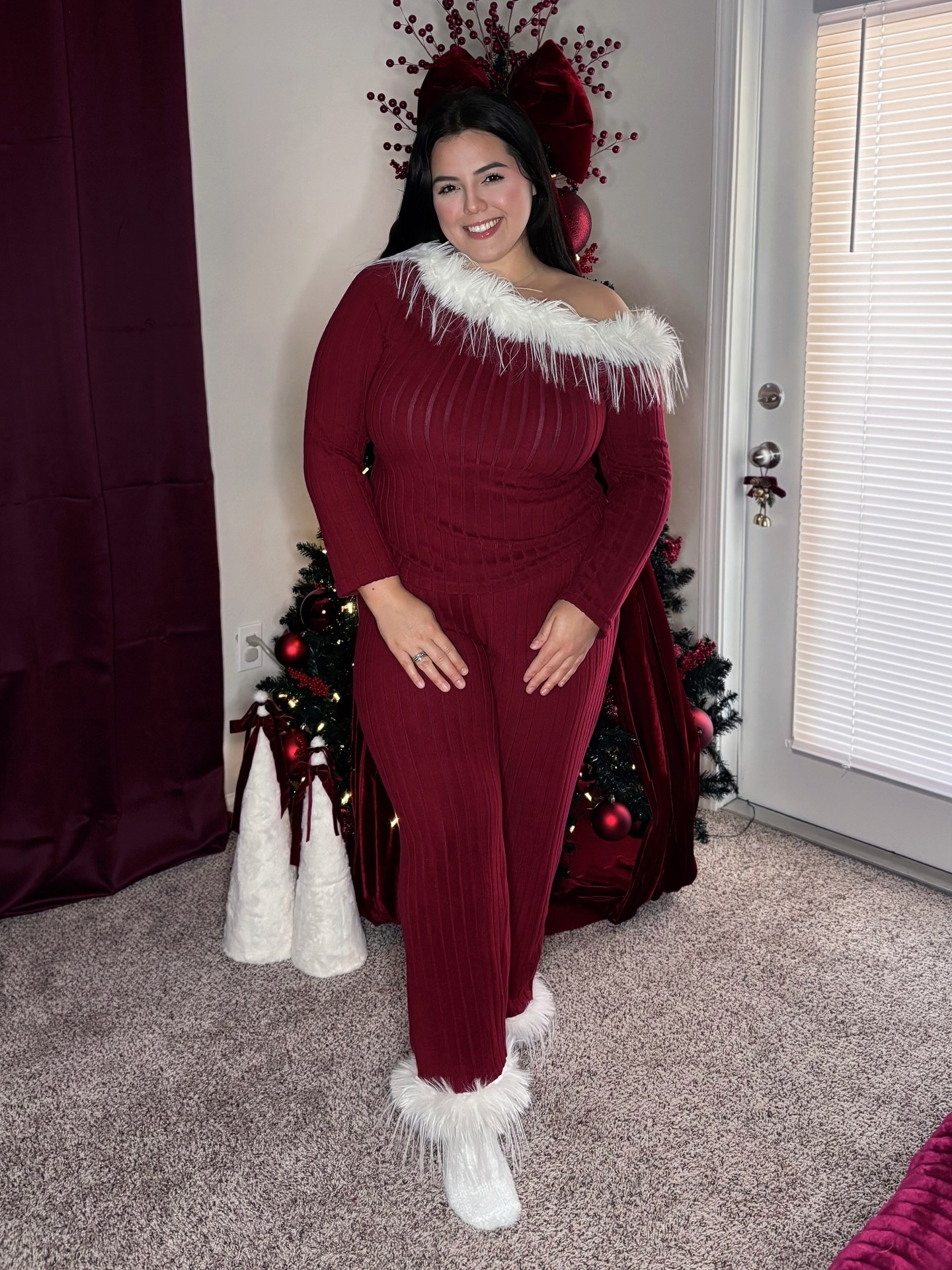 Holiday vibes only 🎄✨🥂

Decor and pjs on my LTK link 🔗 

 
#fyp #fypviralシ゚ #latina #reels #reelsviralvideo❤️❤️❤️❤️ #reelsfashion #grwmreels #CurvyAndConfident #PlusSizeBaddie  #bodyonfleek 
#curvyfashion #curvyfashion #curvygirl #christmas #christmastree #christmasdecor #plussizefashion#holidaylooks #holidays #curvyfashion