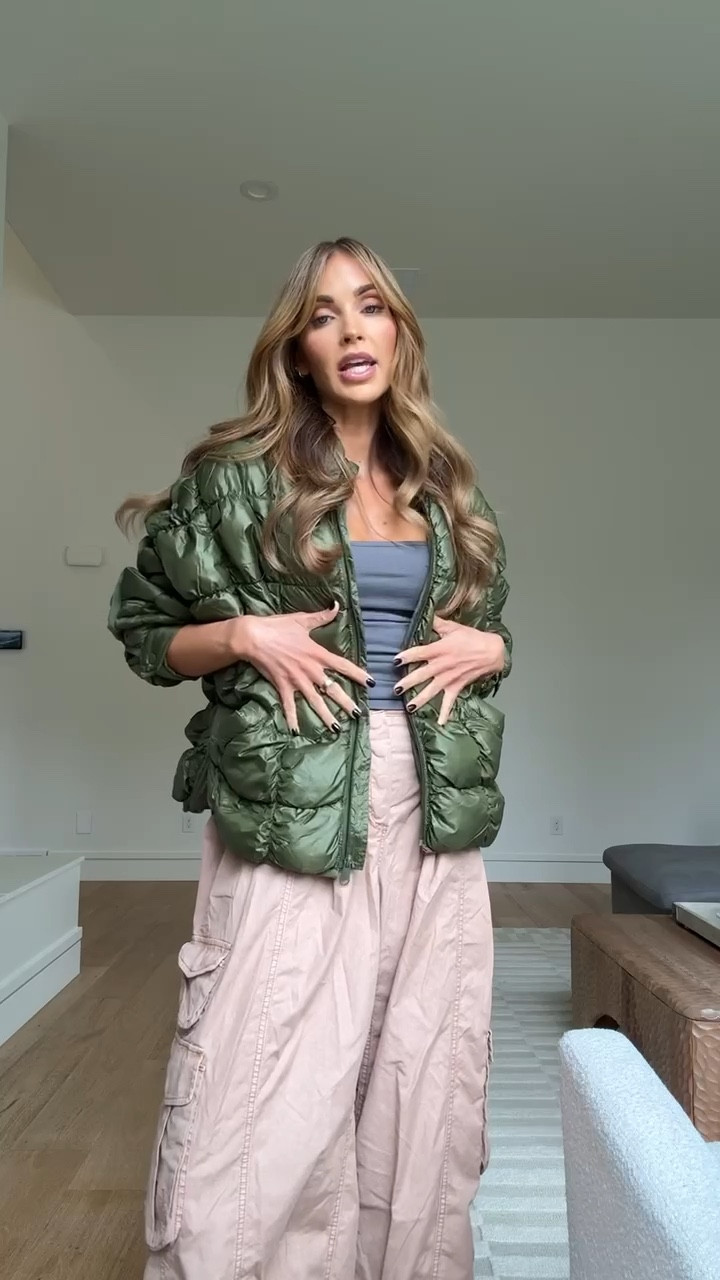 I’ve got a new FP movement haul today and it’s a good one! Some really good pieces I’ll be wearing on repeat this winter @fpmovement #fpmovementpartner