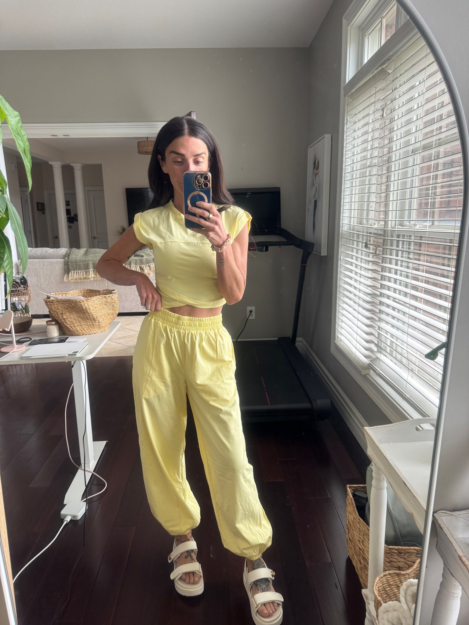 Mood: lemon sorbet 🍋 Light, comfy, and cute enough to wear on repeat. This matching set is from Amazon but looks like FP—trust me, you need it.