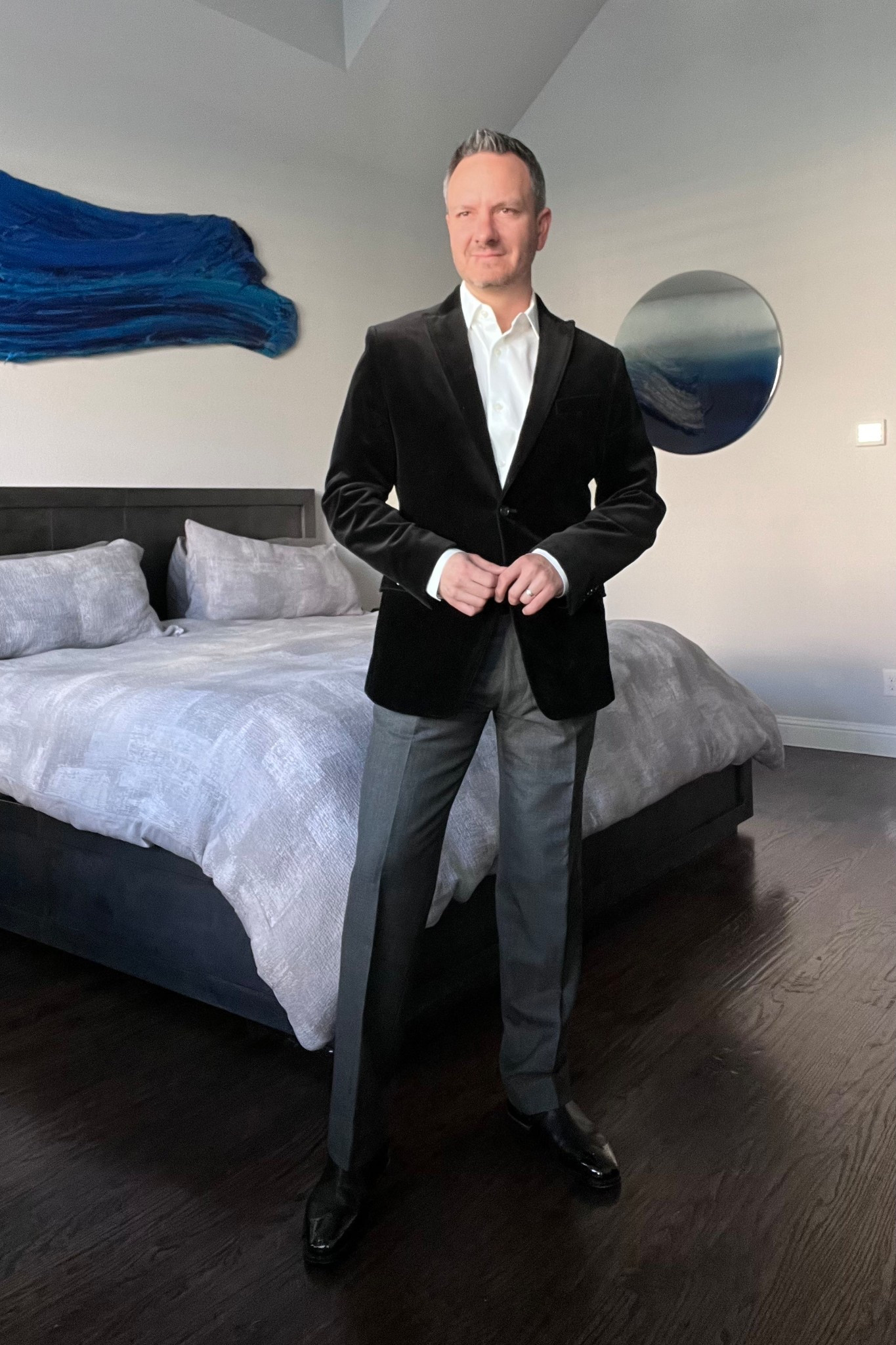 New Year’s Eve is a good excuse to bring out the velvet blazer. What do you think?

#LTKMens #LTKHoliday #LTKootd