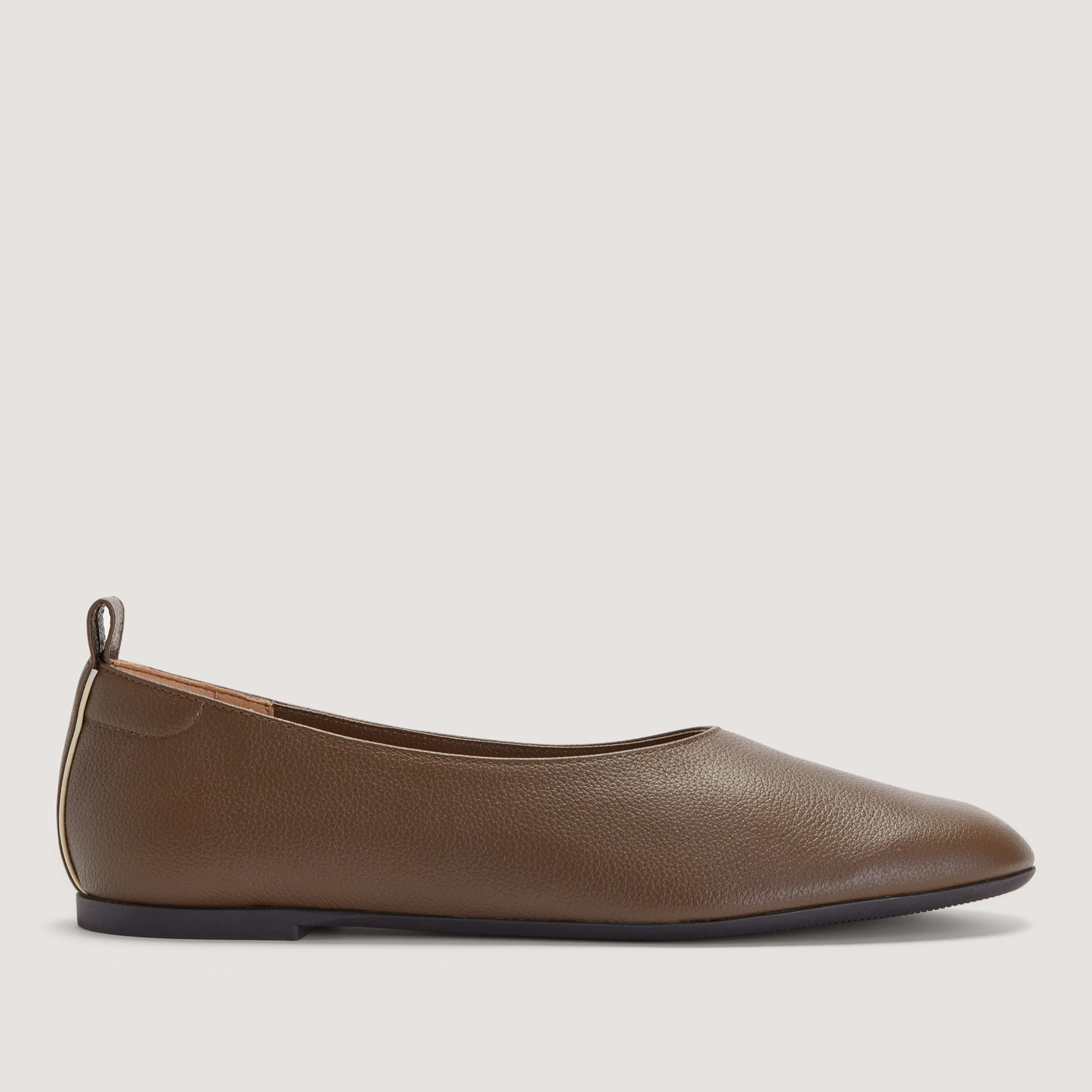Women's Ballet Flat in Narrow Fit by Everlane in Brown, Size 11 | Everlane