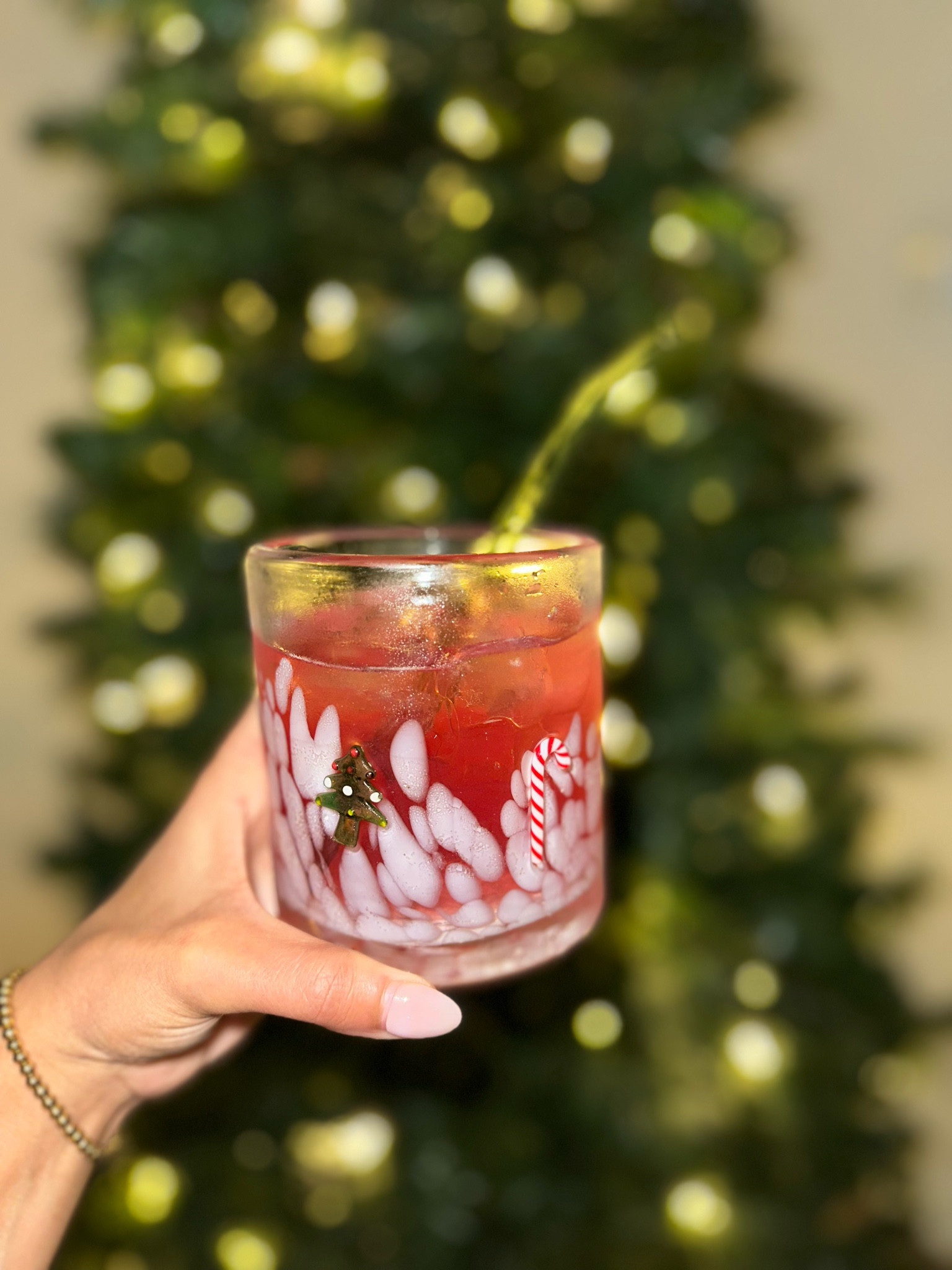 How cute are these Christmas glasses from TJMaxx?! Couldn’t find online so I linked similar ❤️

#LTKSeasonal #LTKHoliday #LTKParties