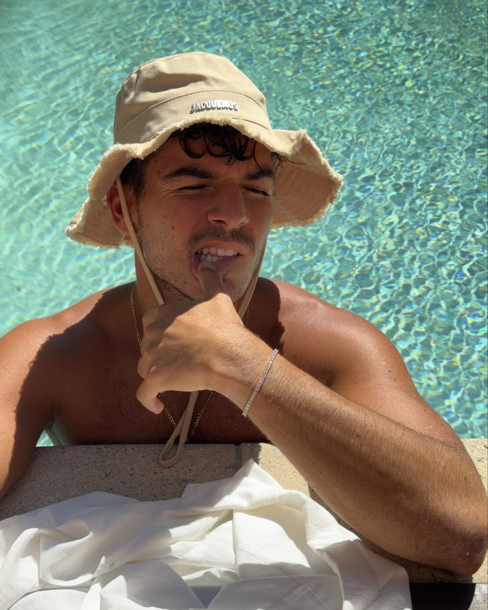 Poolside 🌊✨. Will be living in this Jacquemus Artichaut bucket hat this summer, paired with my go-to tennis bracelet 💎. 



#Jacquemus #TennisBracelet #SummerStyle
#JacquemusArtichaut #JacquemusHat #LuxuryAccessories #LTKswim #LTKunder100 #LTKaccessories #LTKsummer #LuxuryStyle #PoolsideEssentials #BucketHat

#LTKspring #FashionMonth #LTKstyletip