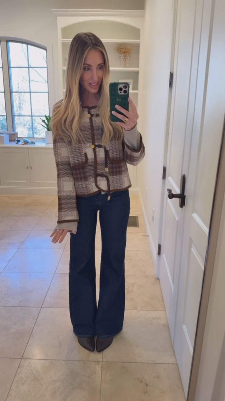 I just got this jacket in and I truly couldn’t be more obsessed. Everything about it feels so luxe — the corduroy trim, the gold tassel details, and the prettiest brown plaid that somehow goes with everything. It’s one of those pieces you’ll wear on repeat all winter long. And if brown isn’t your color, it also comes in black and green, which are just as stunning.


#LTKgrwm #LTKHoliday