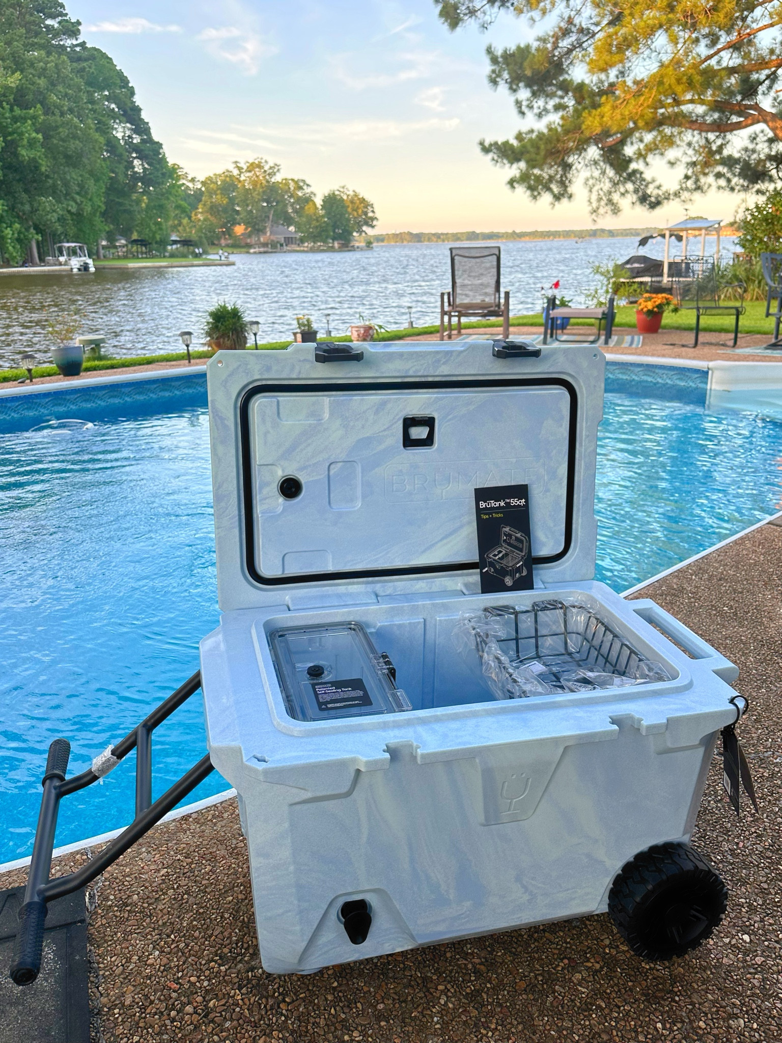 55 quart rolling cooler with a built in tap, bottle opener- 2.8 gallon capacity and 7+ days off ice retention 🫶🏻

#LTKParties #LTKHome #LTKSwim