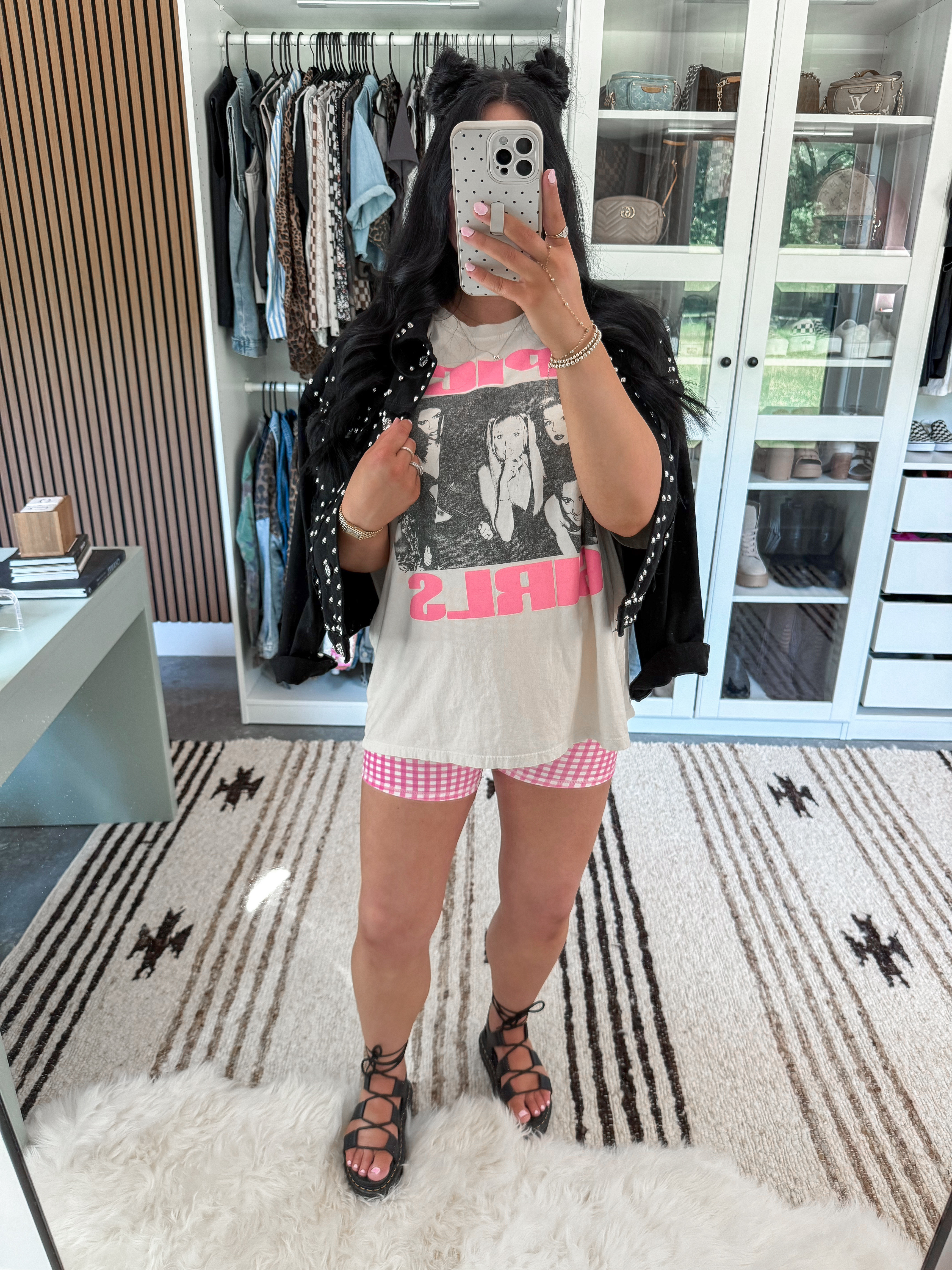 Graphic Tee - OS
Denim Jacket - medium
Gingham Activewear Set - medium

 

 #LTKootd #LTKSeasonal #LTKBump