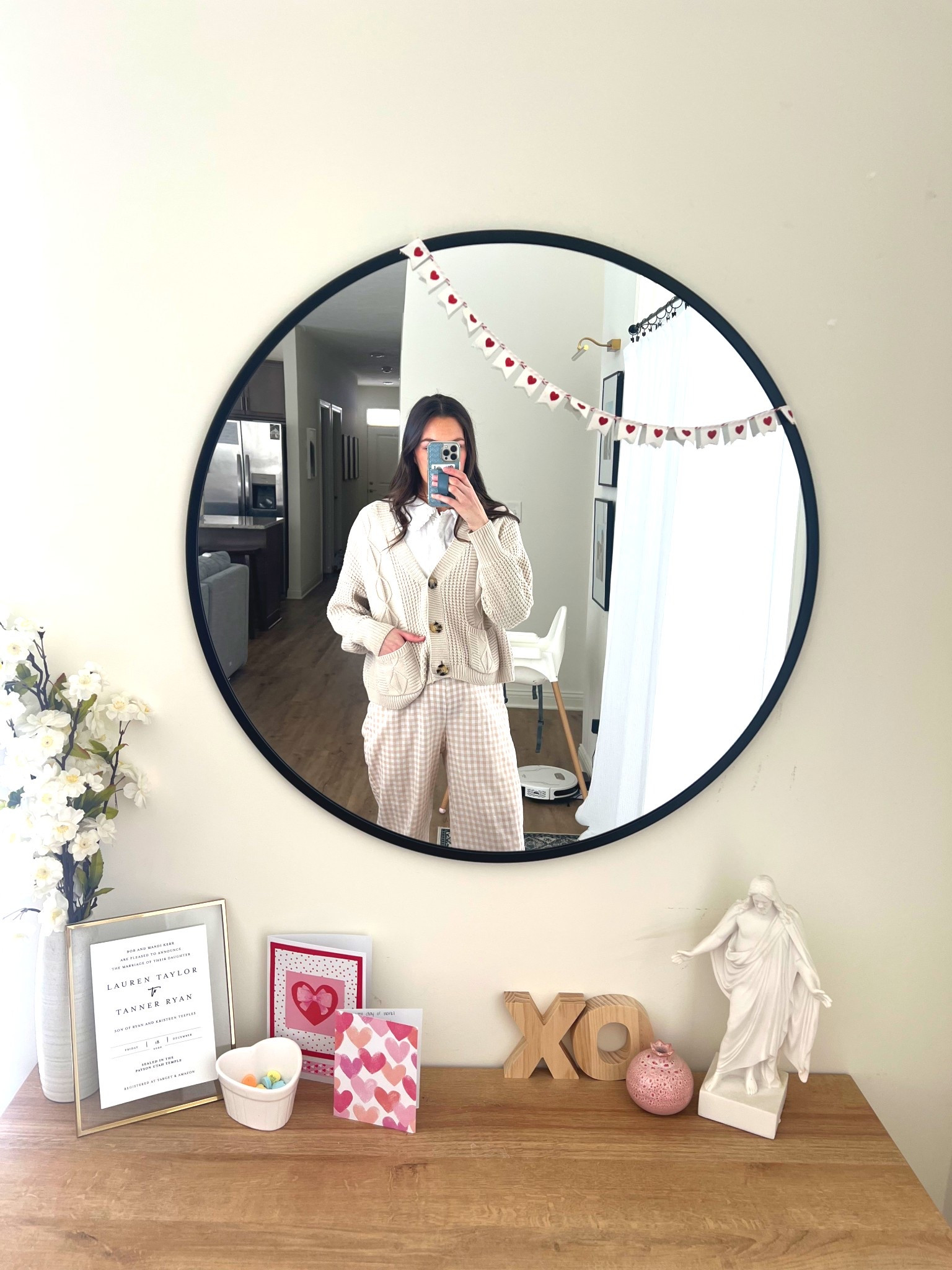 Valentine’s Day decor and outfit 💕

#LTKHome #LTKValentine