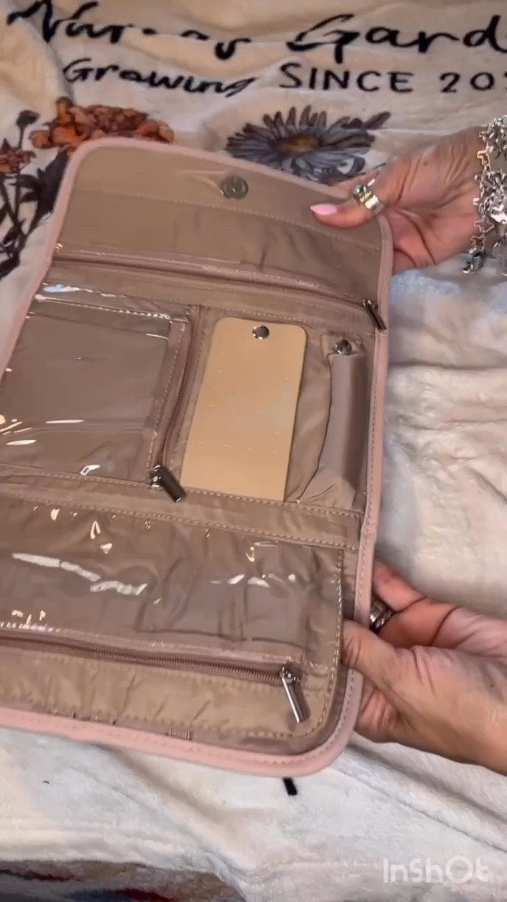 The best travel jewelry case! Works amazing, so compact and fixa so  muchh

#LTKU #LTKTravel