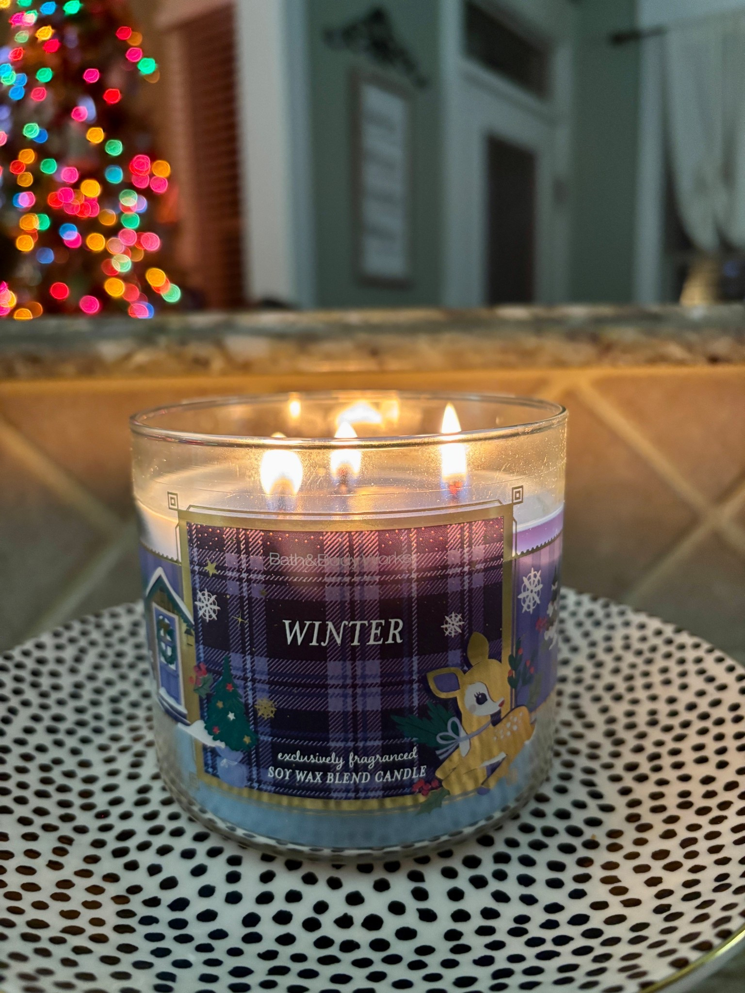 My most FAVORITE candle, ever! It’s like a “woodsy wonderland!” Pine needles, sparkling clementine, white woods & spiced clove! ❤️🎄 

#LTKSeasonal #LTKHome #LTKHoliday