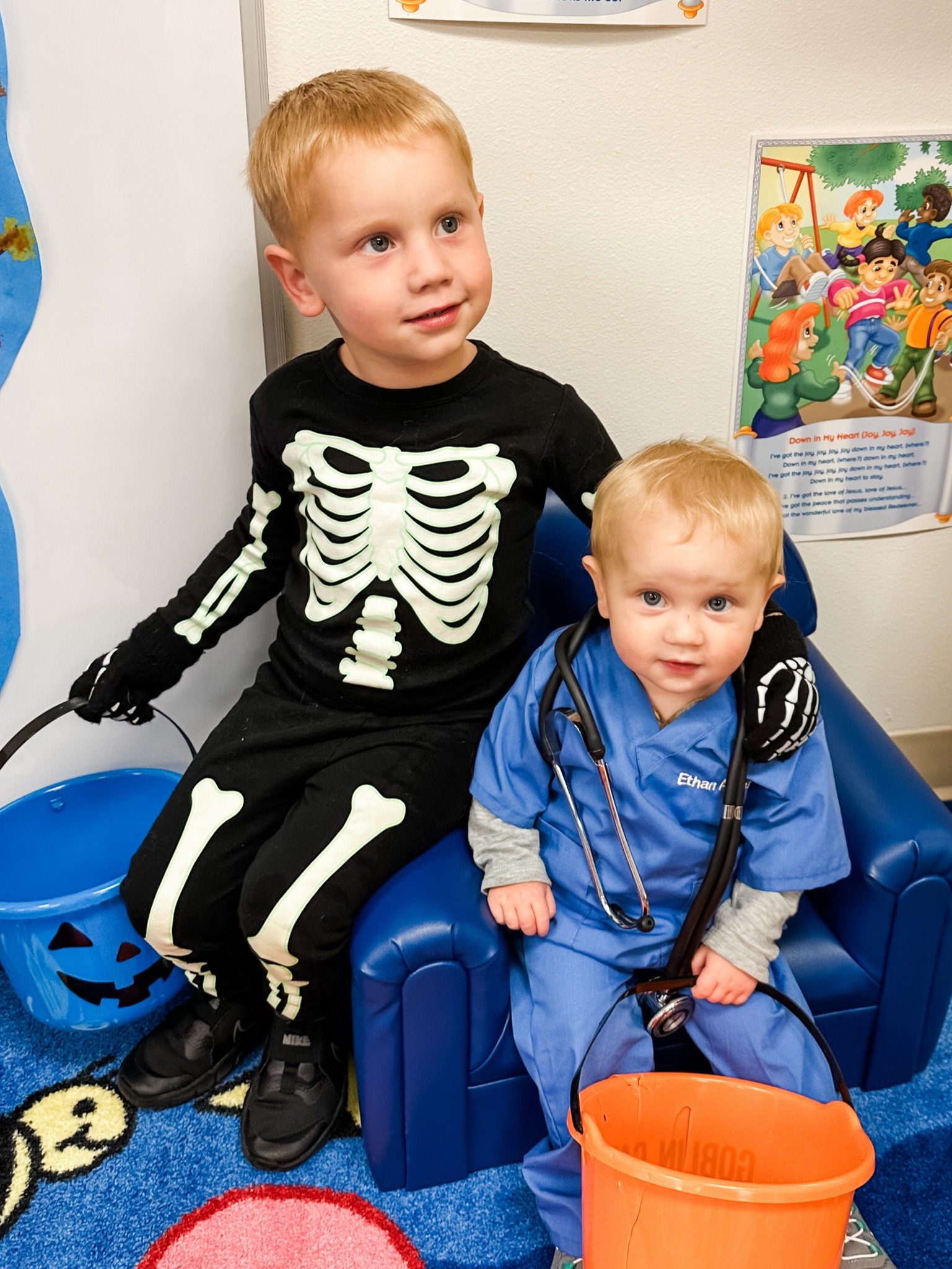 Dr. Ethan, the orthopedic surgeon, and Graham the Skeleton! 👨🏼‍⚕️🩻 (“don’t be scared, it’s just me, Graham”) - featuring Pa the Skeleton, per special request by Graham for them to match 💀

Graham showed us around his classroom and we got to visit with his wonderful teacher at SAP Open House on Sunday. Then we met up with the cousins for a fun indoor trunk-or-treat courtesy of our church family! Special thanks to @standrewmethodist for putting on another amazing community event that we look forward to every year. Have a safe and happy Halloween! 🎃👻

#LTKbaby #LTKSeasonal #LTKkids