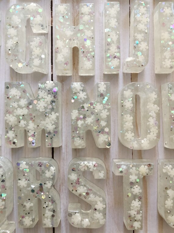 Wonder & Whimsy “Snowman Kisses” Upper Case Resin Set | Etsy (US)