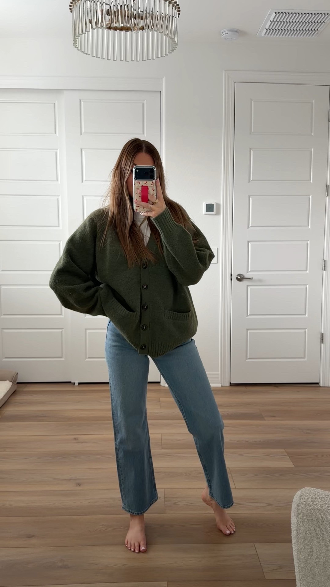 Obsessed with this outfit! Jeans are the light distressed hem wash and I got a 27 short to make them cropped, but they are a full length jean FYI 🫶🏼