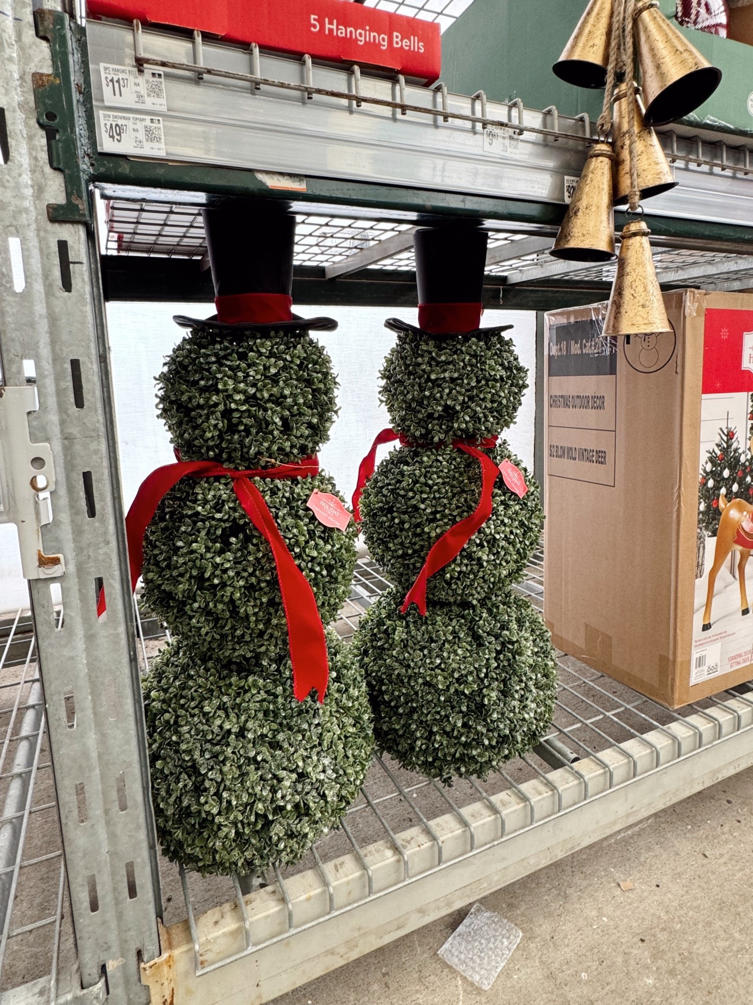 Omg look at these snowmen that I found at Walmart! 😍

#walmartfinds #christmas2025  #walmartchristmas

#LTKFindsUnder50 #LTKSeasonal #LTKHome