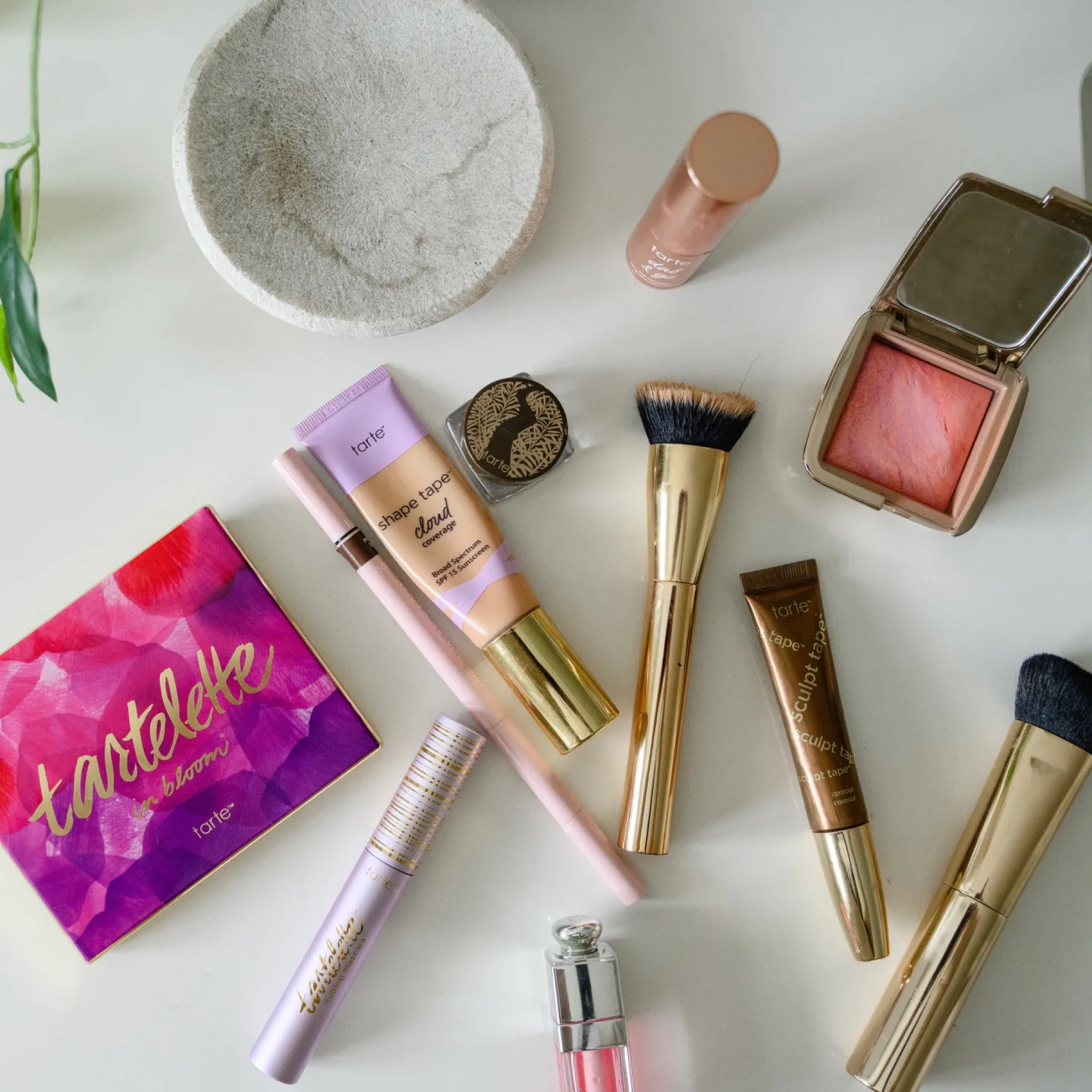 Beauty Favorites- Makeup 

Tarte  Tarte eyeshadow  Tarte mascara  Tarte brushes  Tarte sculpt tape  Dior lip oil  Hourglass blush  eyebrow  

#LTKstyletip #LTKbeauty