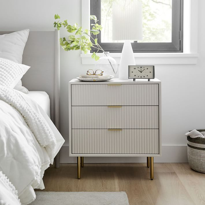 Quinn Closed 3-Drawer Nightstand (28") | West Elm (US)