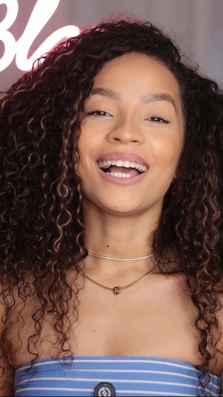 Os novos Hidra Colors de @niveabrasil chegaram pra trazer o combo de autocuidado e praticidade que a gente precisa! O Coral e oRosé são as novidades da linha e entregam absolutamente tudo.

NIVEA vive a sua vibe o ano todo e por isso tem proteção contra raios solares UVA e UVB, com FPS 30, cor intensa, 24h de hidratação, além disso, sua formulação conta com vitamina E e óleo de amêndoas orgânicos!
Agora me conta, qual a cor que você mais gostou?  

 #LTKbrasil