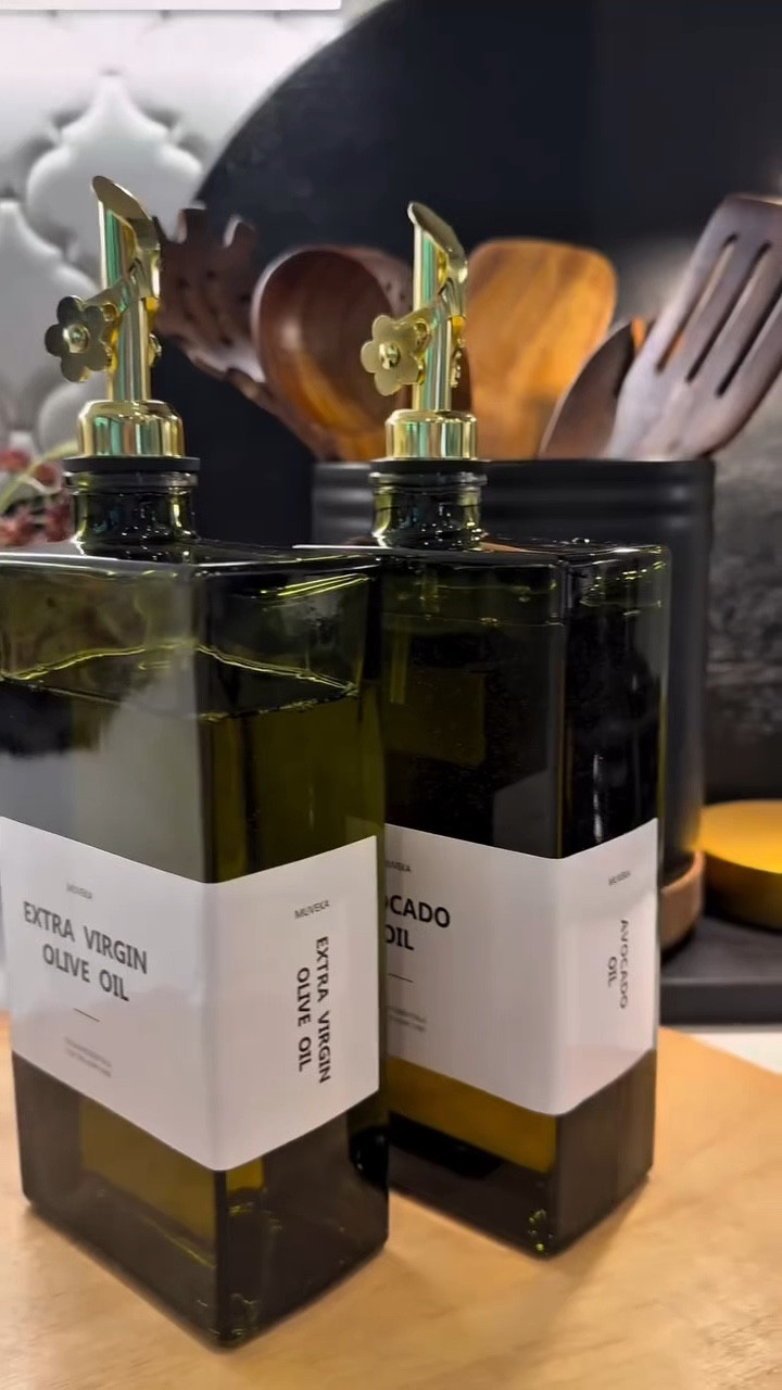 How gorgeous or these oil dispensers from Amazon?
Loving the olive green against the gold 
Perfect for any aesthetic kitchen 

#amazonfinds #kitchen #oildispenser #amazonsale #amazonprimesale

#LTKHome #LTKSaleAlert