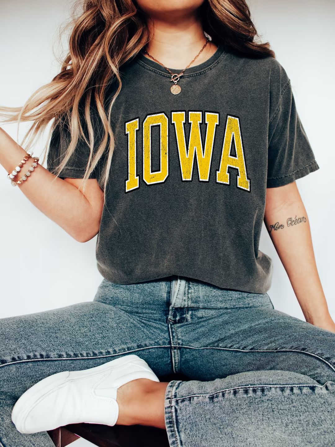 Iowa Tshirt, Vintage Iowa Tshirt, Iowa Fan Shirt, Iowa Shirt, Iowa Football Shirt, Football Shirt... | Etsy (US)
