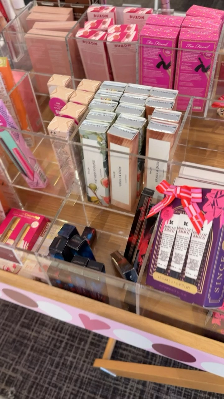 Last minute stocking stuffer ideas for her. Purchase online and pickup in store!

Nordstrom stocking stuffers, beauty stocking stuffers, fragrances, mini beauty products, gift sets, annabrstyle 

#LTKGiftGuide #LTKBeauty #LTKHoliday