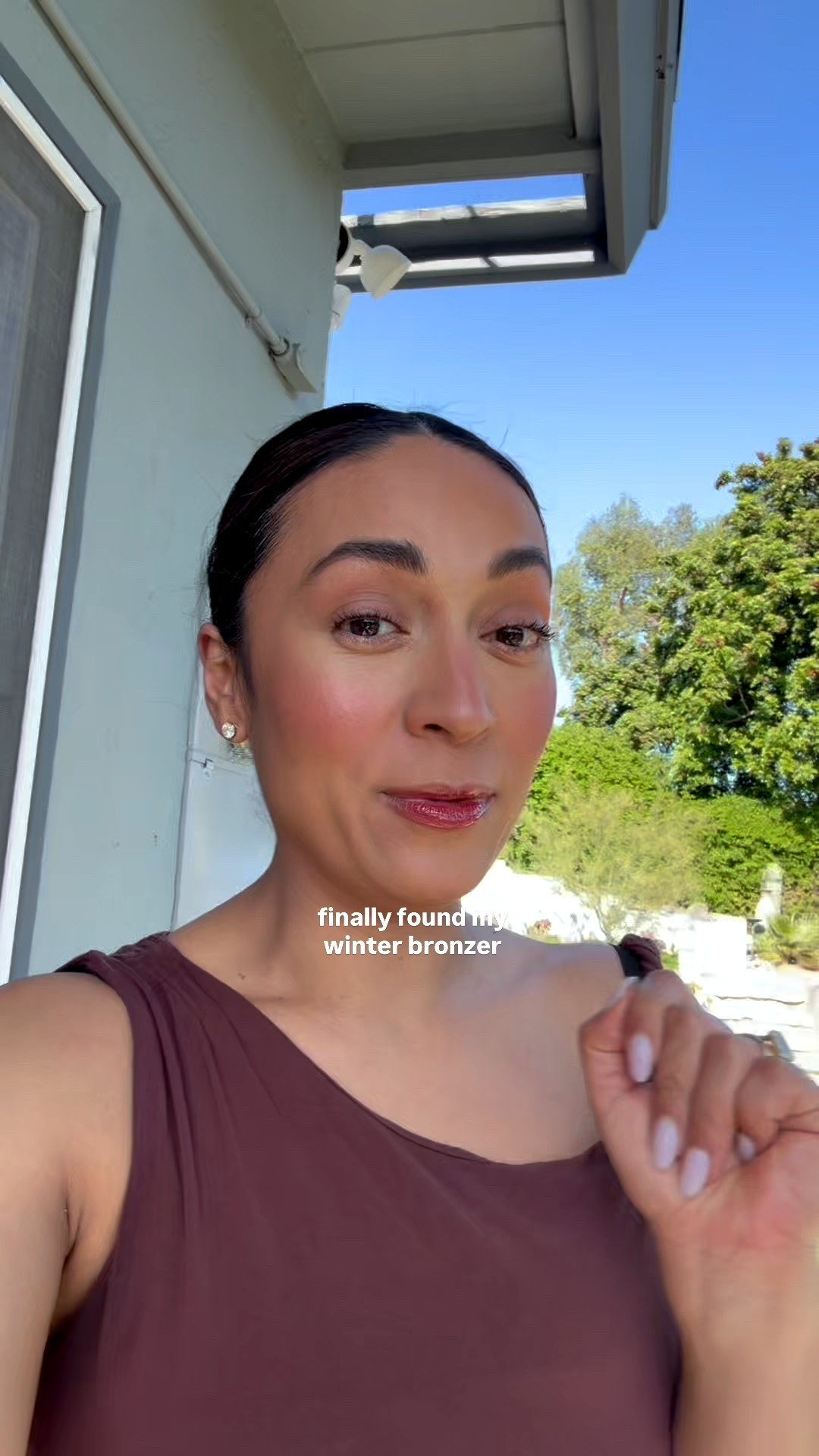 Milani Baked Bronzer in Tuscan Tan + Baked Blush in Sparkling Rose will definitely be added to my every day makeup bag.
The bronzer gives natural warmth (not orange, super tan and not muddy) and Sparkling Rose gives the prettiest healthy glow.
Super skin-like and easy to throw on.
Linked both 🤍
