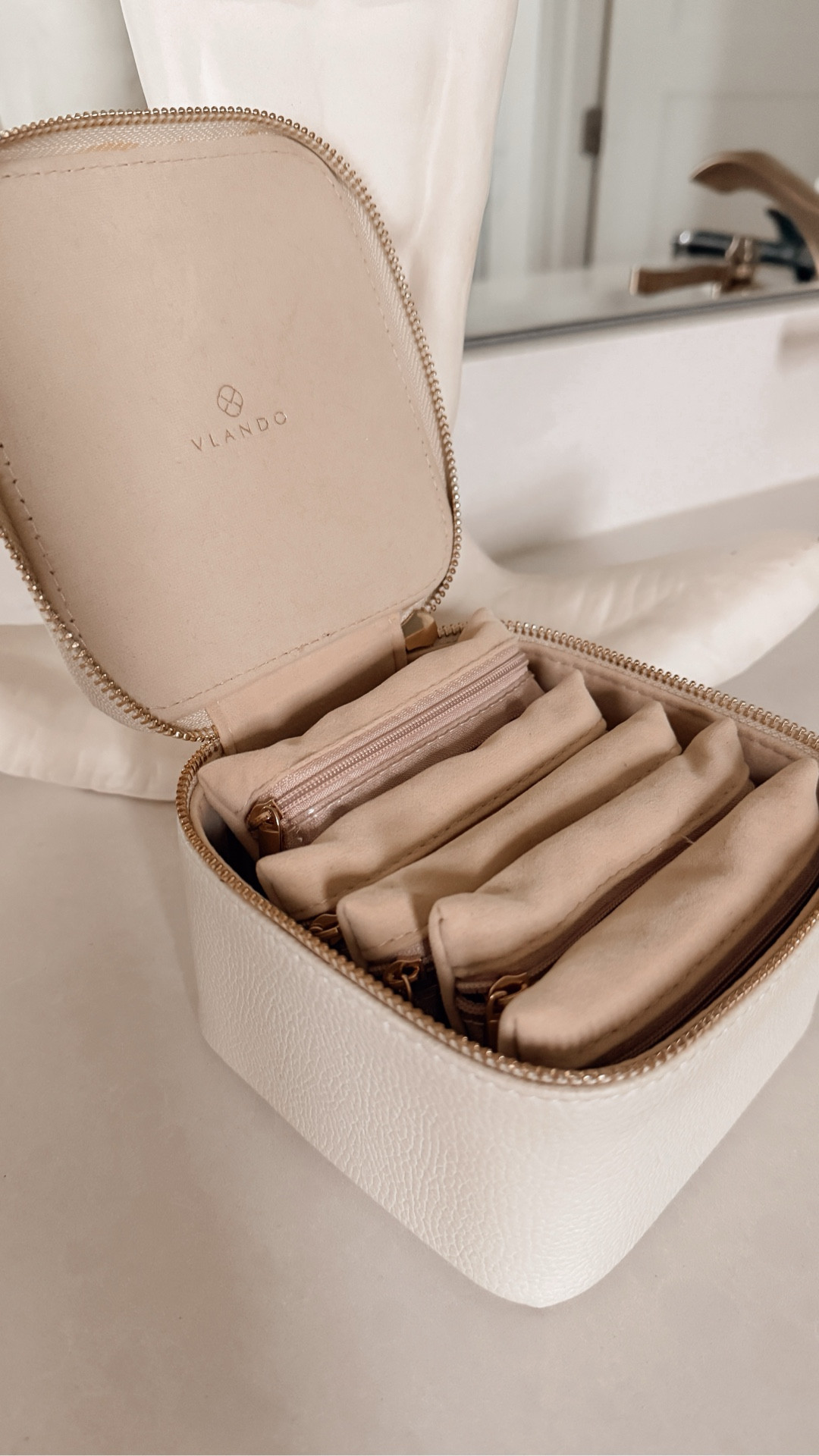 My travel Amazon jewelry case is on sale and under $20 today! 

#LTKSaleAlert #LTKTravel #LTKFindsUnder50