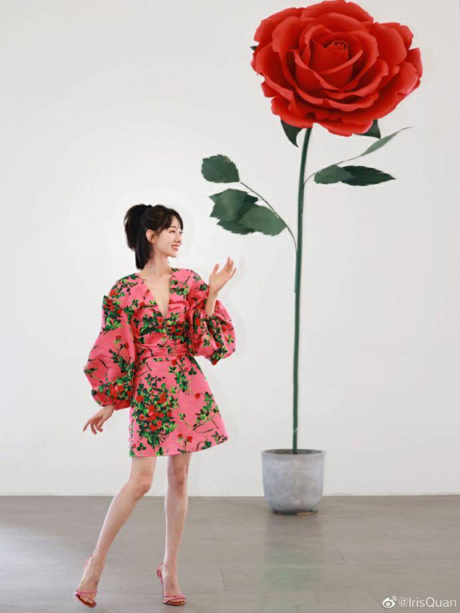 爱若繁花，浪漫不渝情人节快乐

#Iris_OOTD##情人节快乐# ​​​
#LTKchina #LTKasia

#LTKfit #LTKstyletip